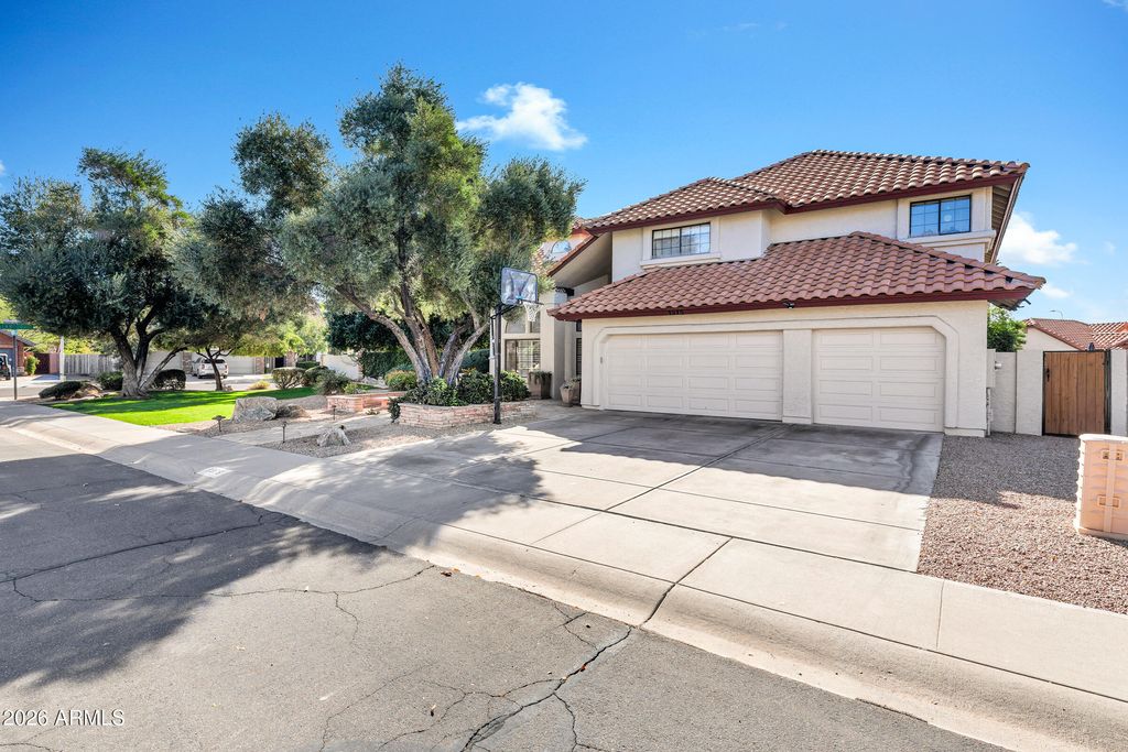 Photo of 1975 E Morgan Drive, Tempe, AZ 85284 (MLS # 6983004)