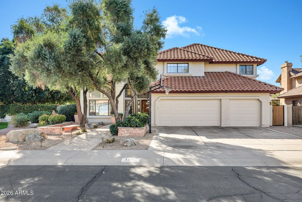 Photo of 1975 E Morgan Drive, Tempe, AZ 85284 (MLS # 6983004)