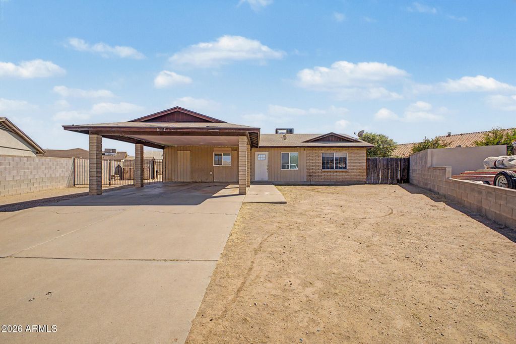 Photo of 6117 W Moreland Street, Phoenix, AZ 85043 (MLS # 7031537)