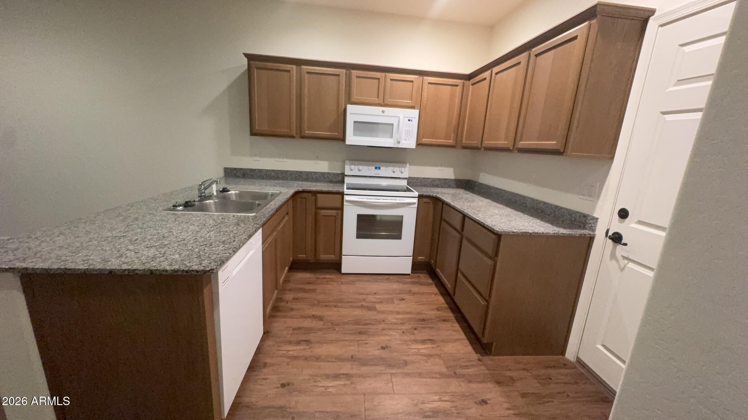 3117 S SIGNAL BUTTE Road 585