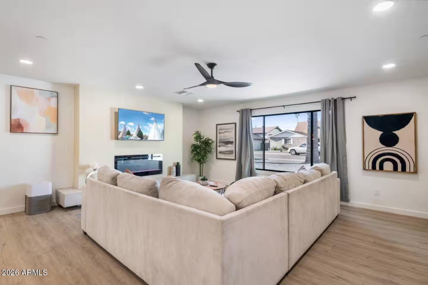 8425 E VALLEY VISTA Drive
