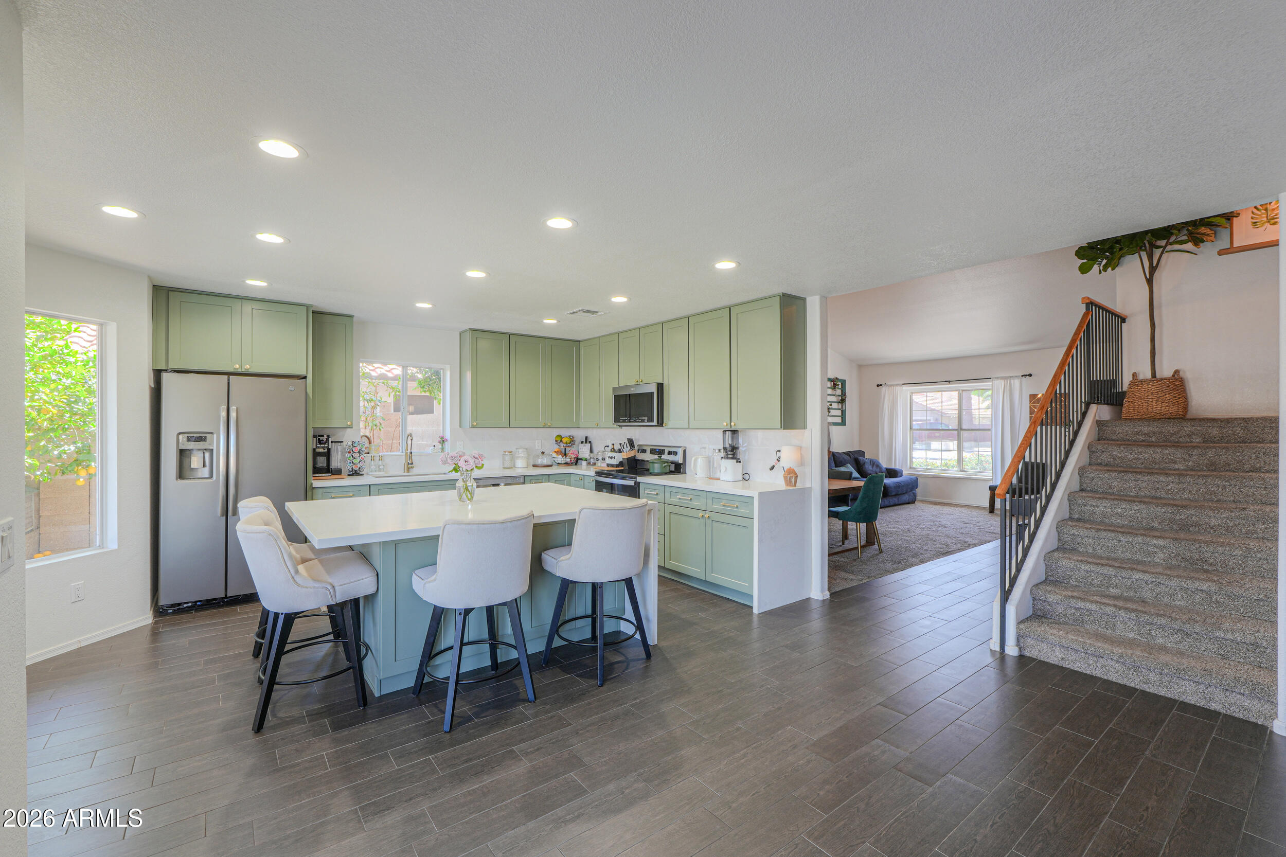 466 W SMOKE TREE Road