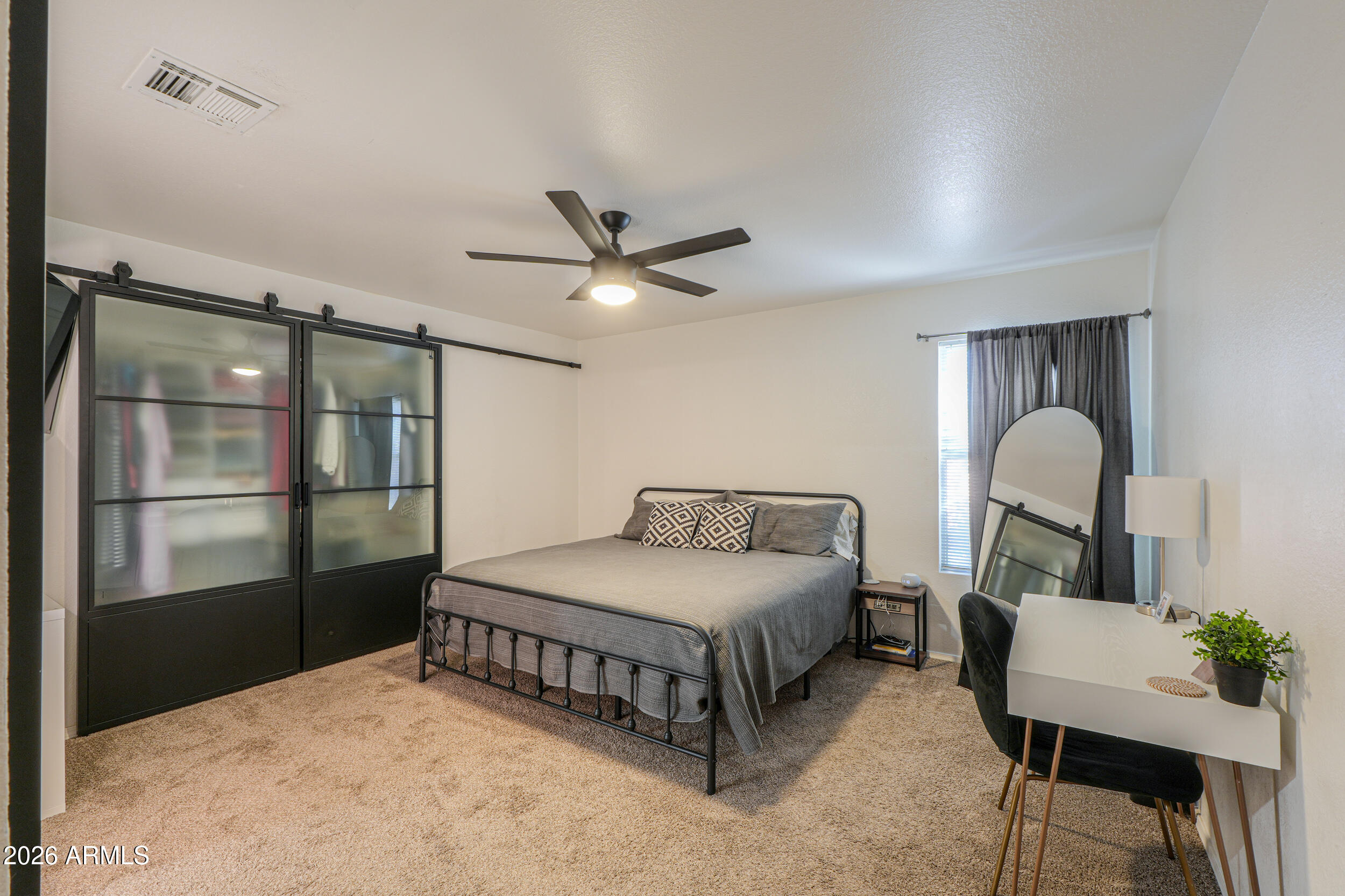 466 W SMOKE TREE Road