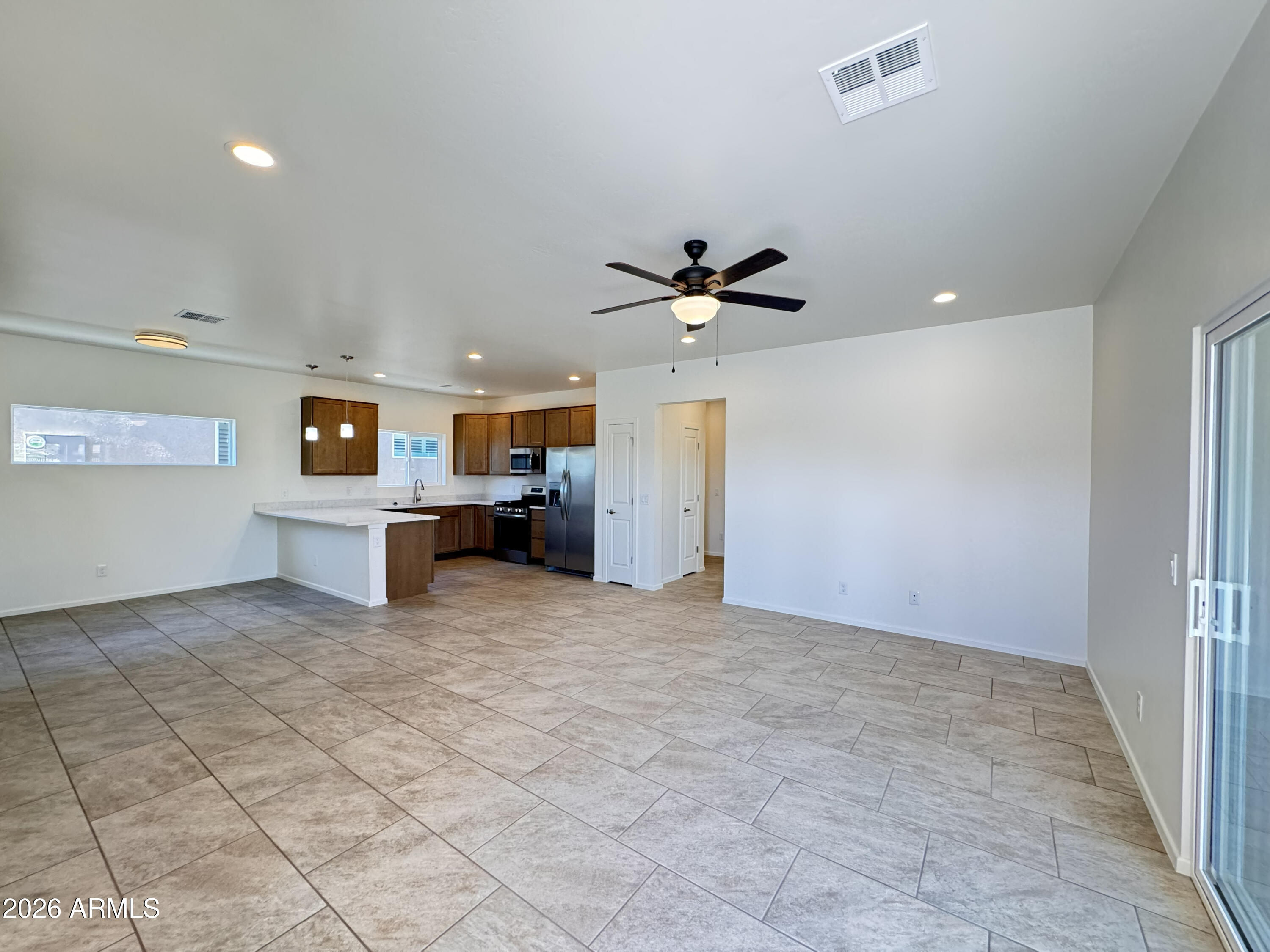608 S Clubhouse Lane