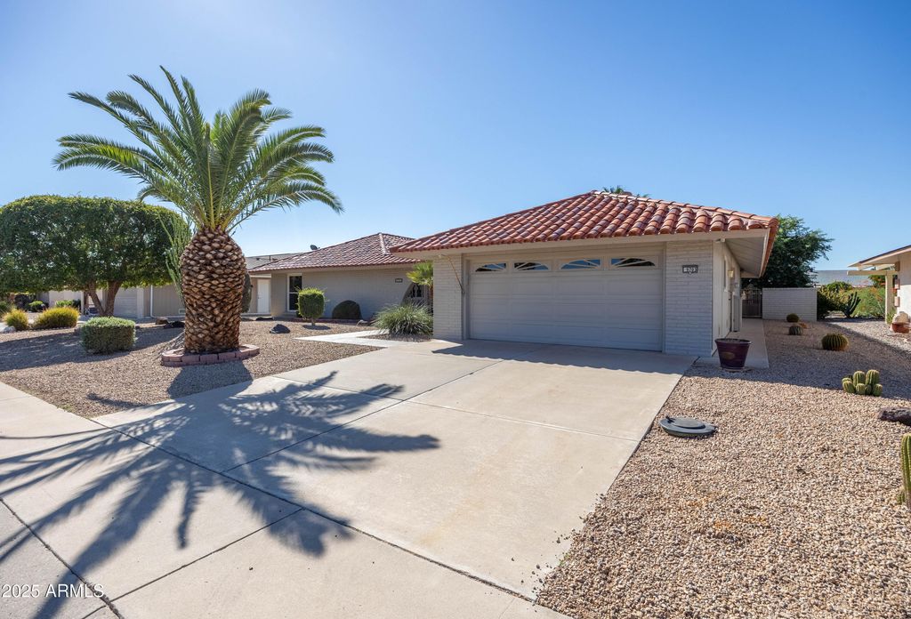 Photo of 9703 W Lindgren Avenue, Sun City, AZ 85373 (MLS # 6929122)