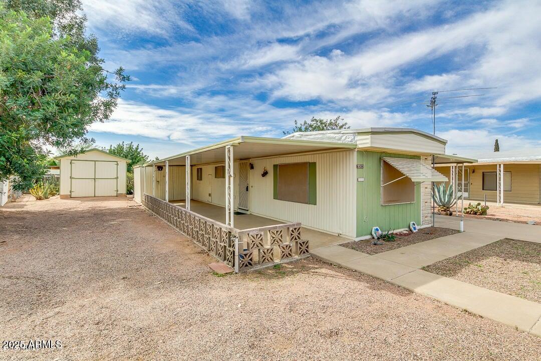 9303 E EDGEWOOD Avenue