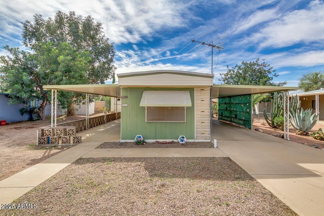 9303 E EDGEWOOD Avenue