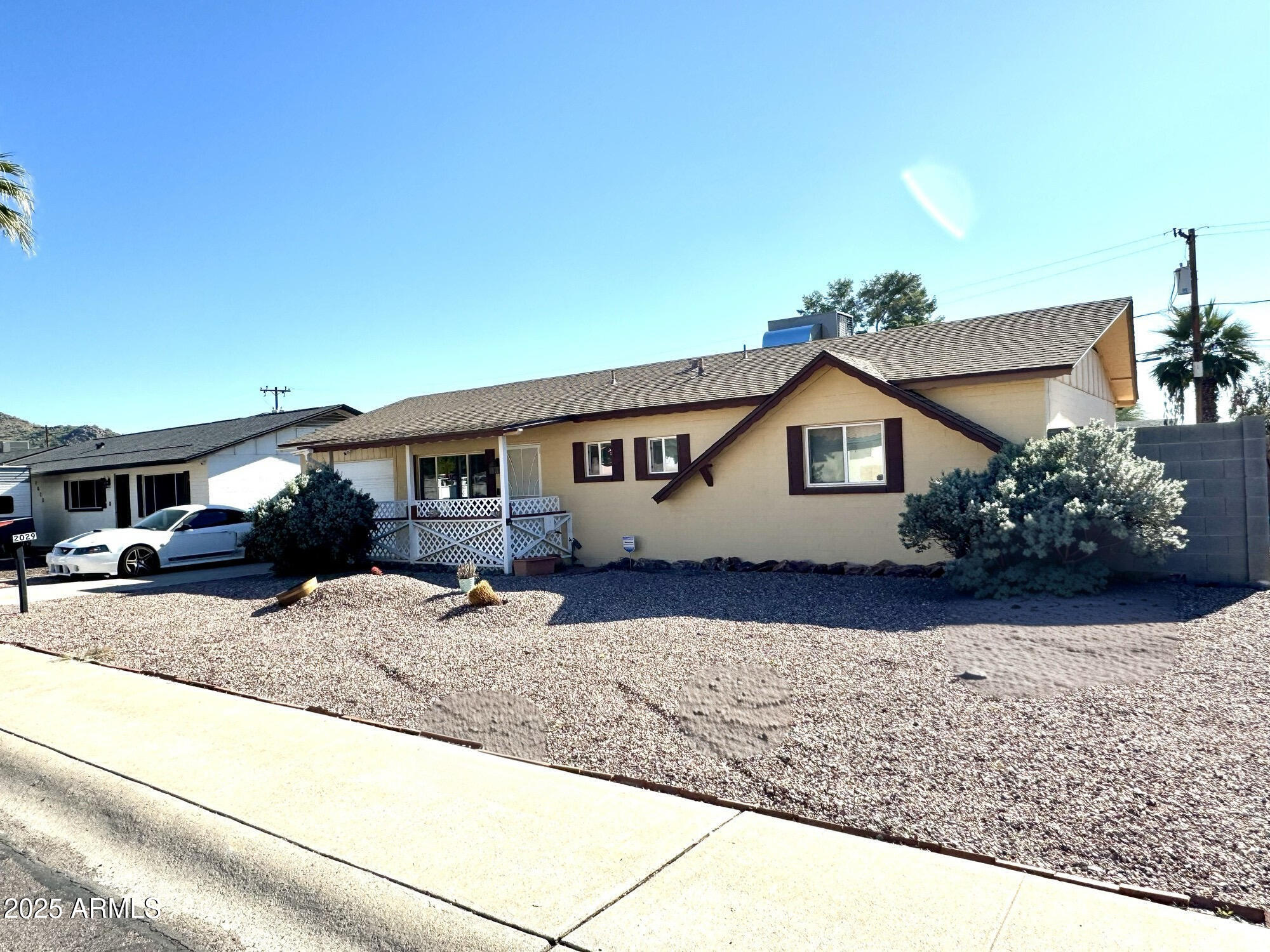 2029 W SUNNYSIDE Avenue