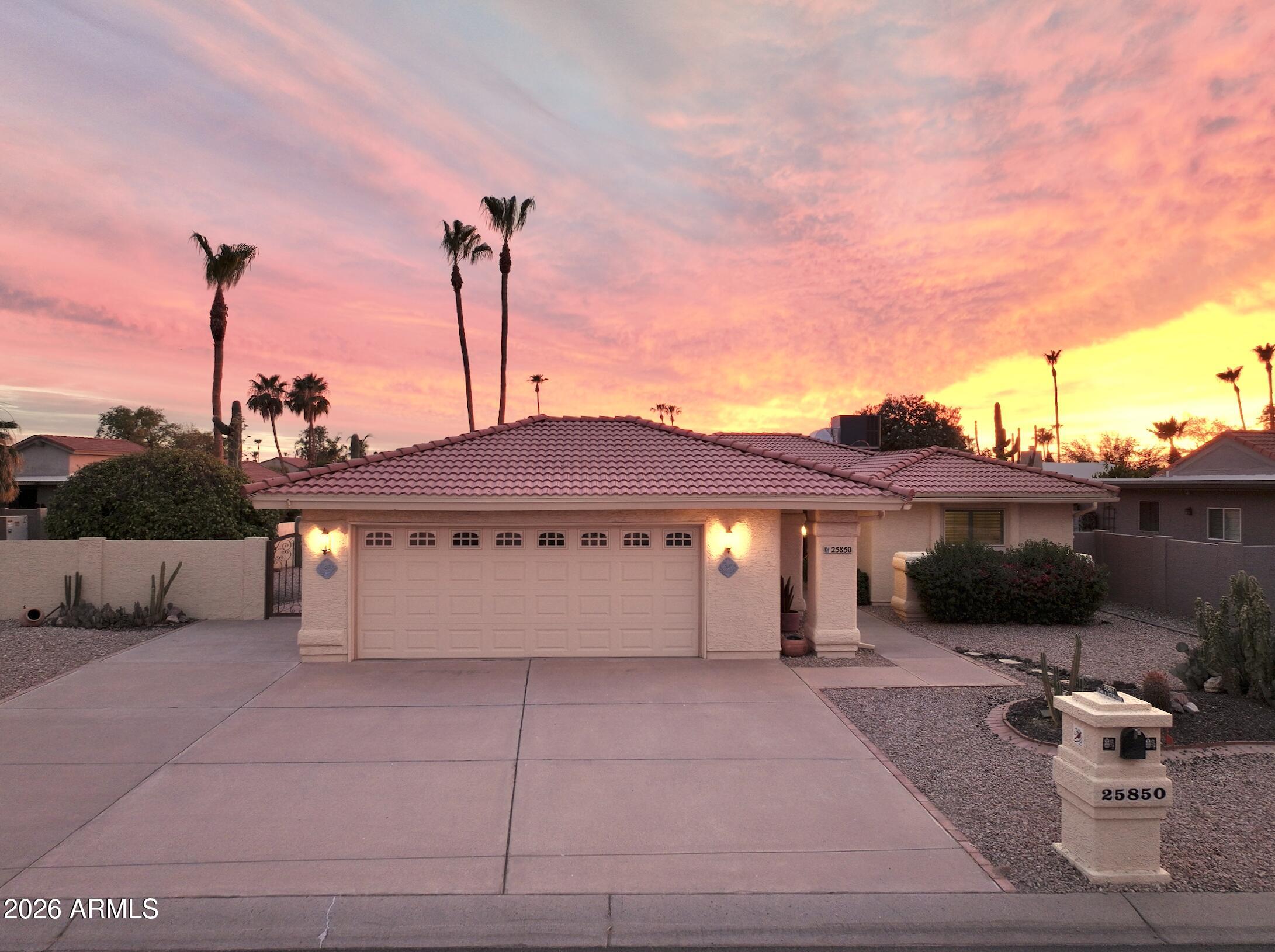 Photo 1 of 40 — 25850 S FOXGLENN Drive, Sun Lakes, AZ 85248