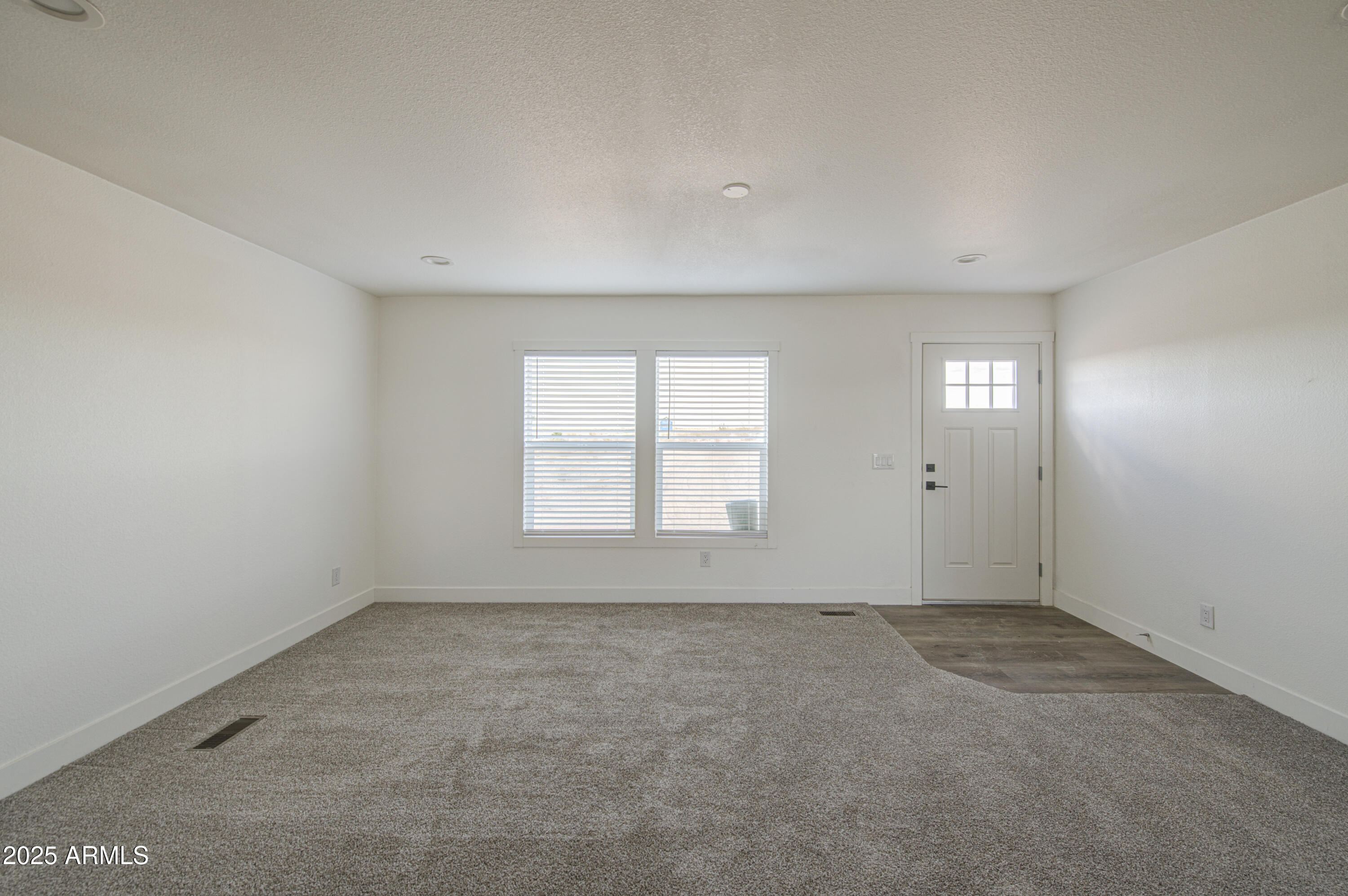 34489 W SOUTH MOUNTAIN Avenue