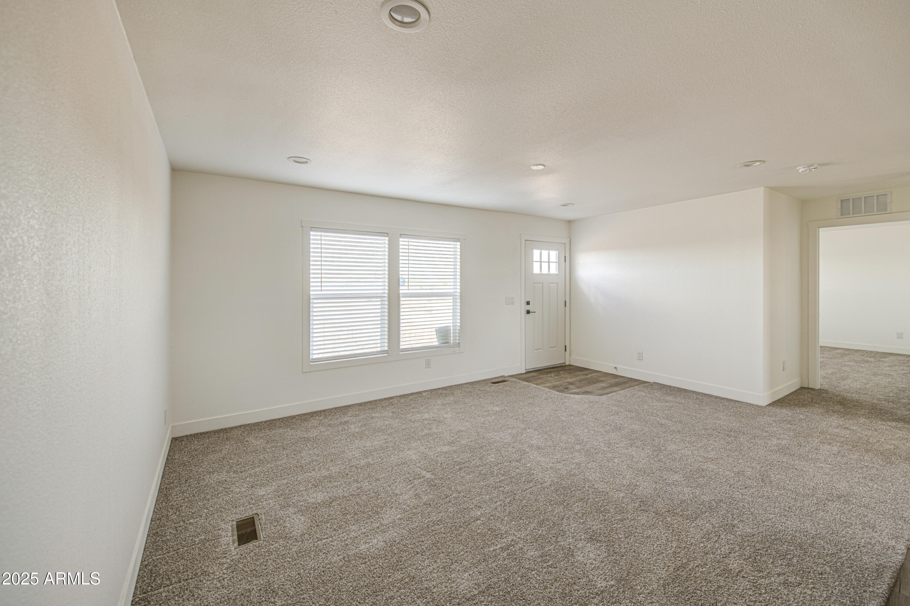 34489 W SOUTH MOUNTAIN Avenue