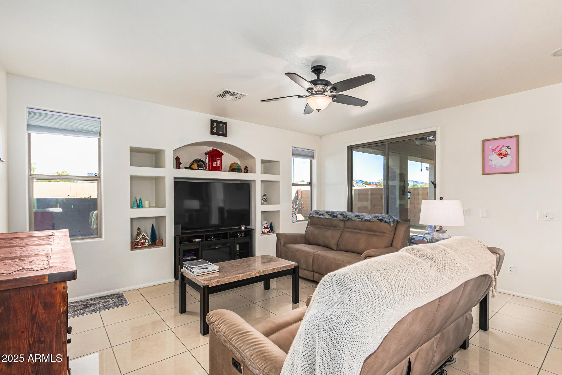 29724 W WHITTON Avenue