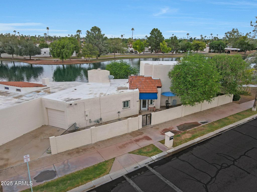 Photo of 324 E Laguna Royale Drive, Litchfield Park, AZ 85340 (MLS # 6932598)