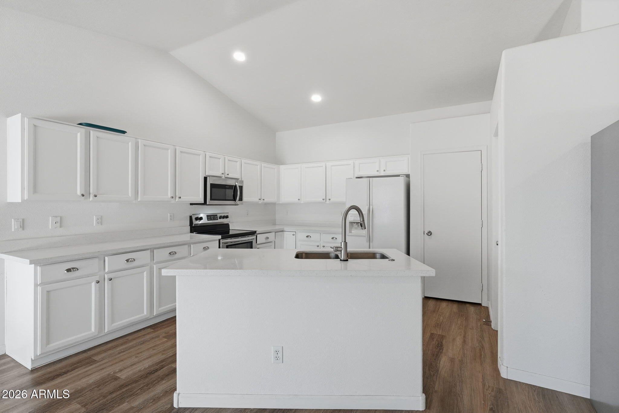 6223 E PRESTON Street