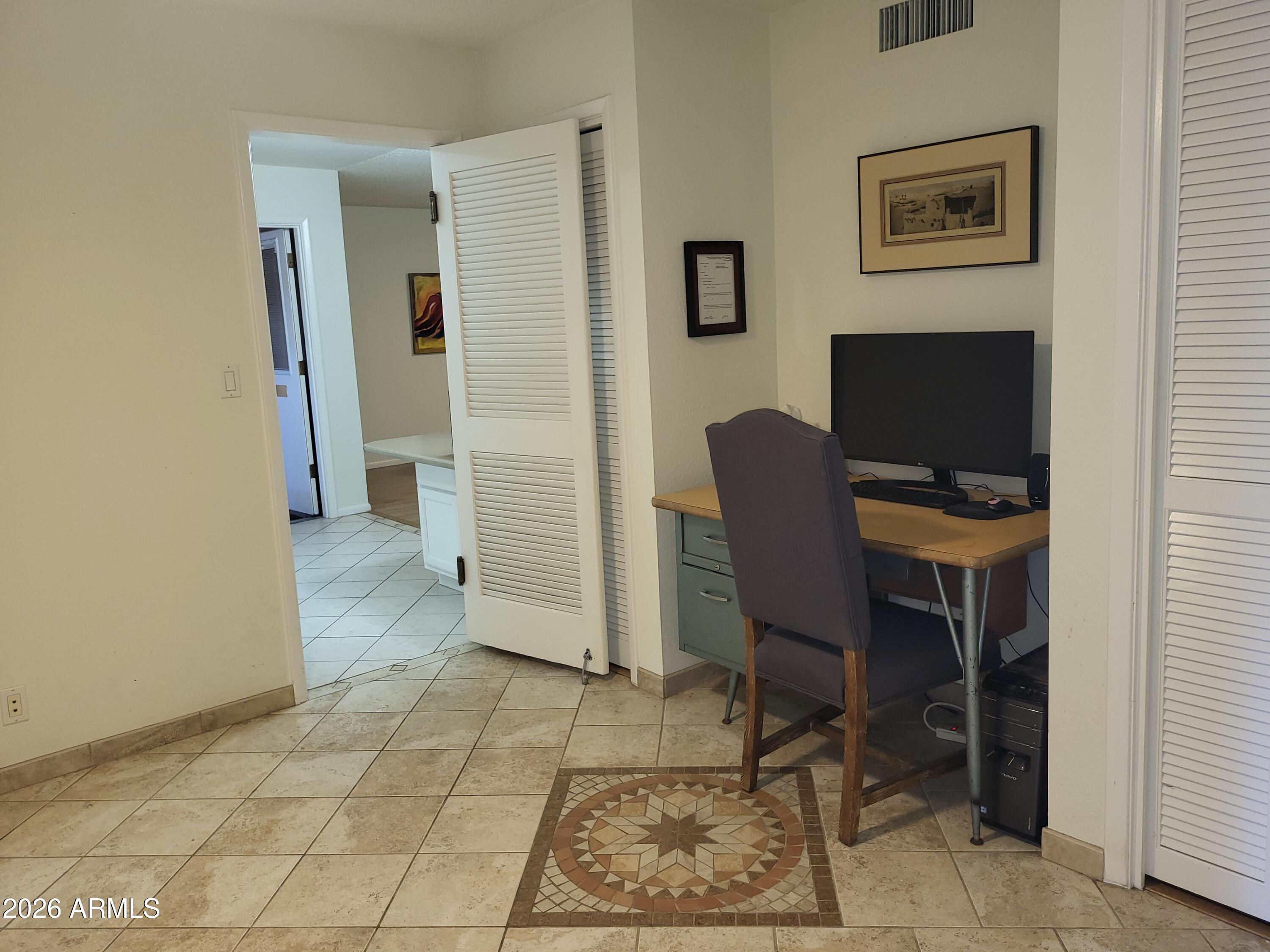 5938 E ANAHEIM Street