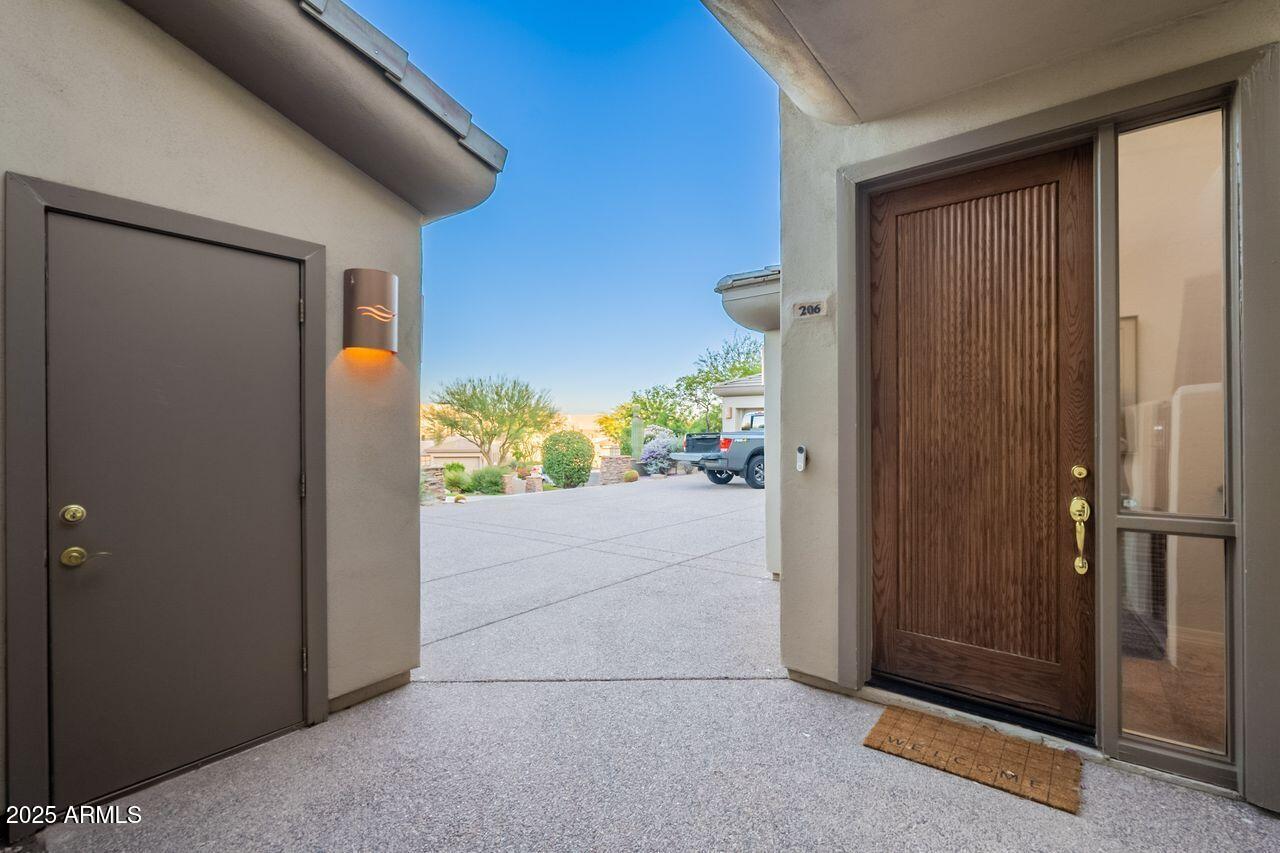 14850 E GRANDVIEW Drive 206