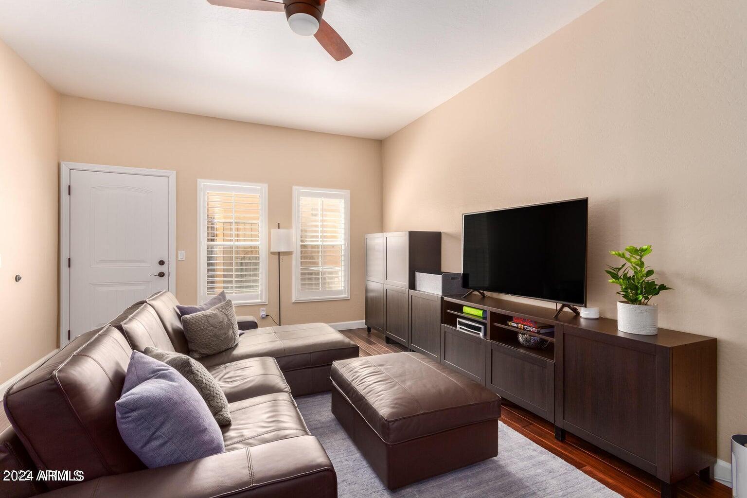 5015 E Cheyenne Drive 23