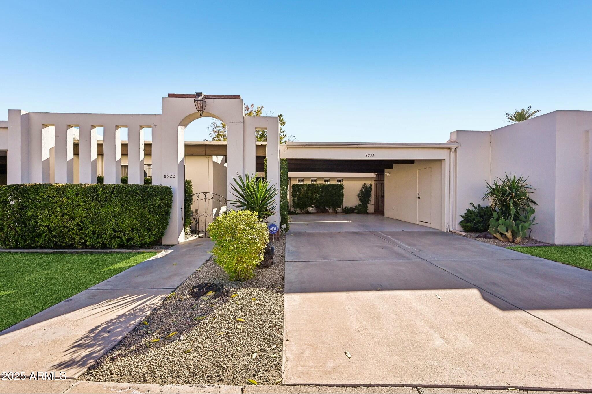 8733 E VIA DE VIVA --