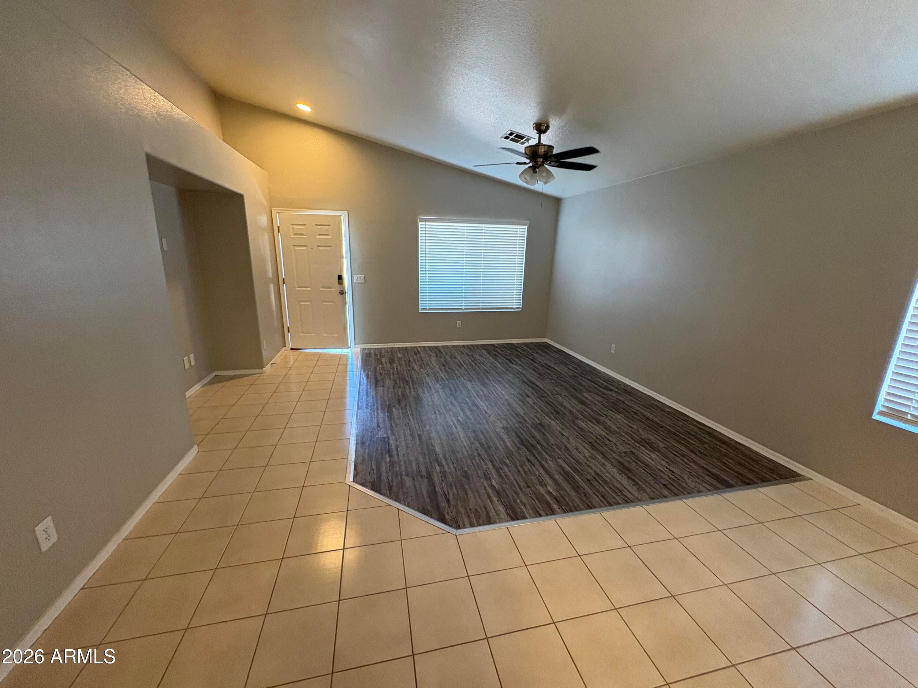15901 W ELM Street