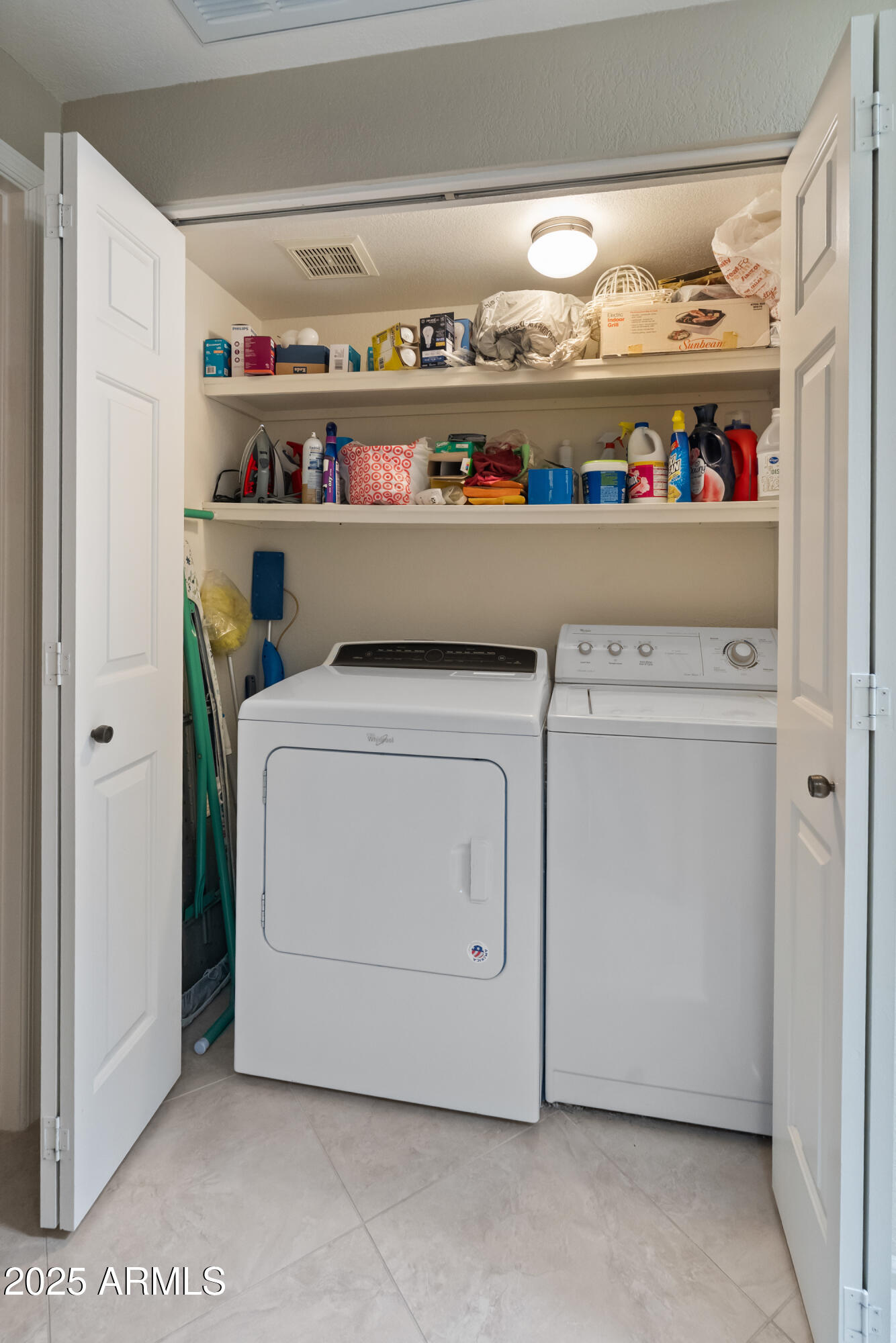 Scottsdale, Arizona 85260, United States, 2 Bedrooms Bedrooms, ,2 BathroomsBathrooms,Residential,Pending,254902