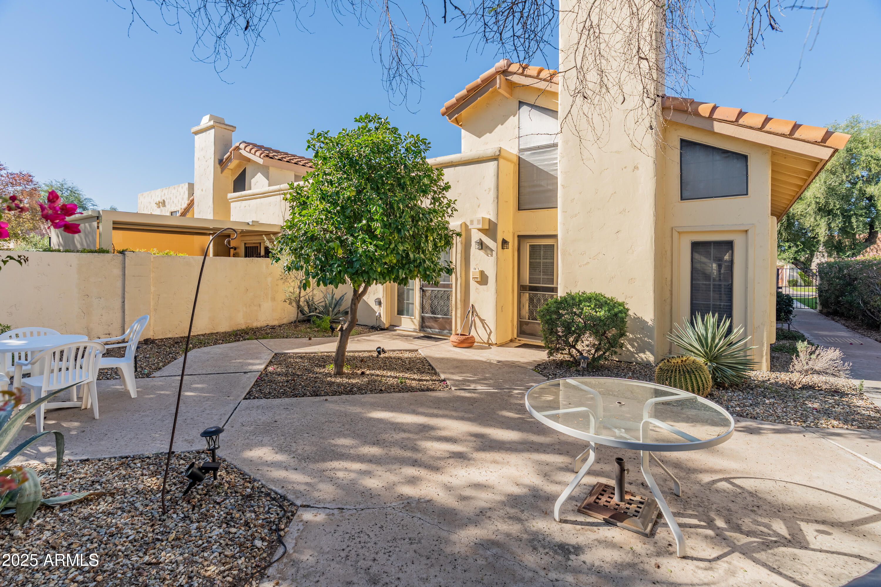 Scottsdale, Arizona 85260, United States, 2 Bedrooms Bedrooms, ,2 BathroomsBathrooms,Residential,Pending,254902