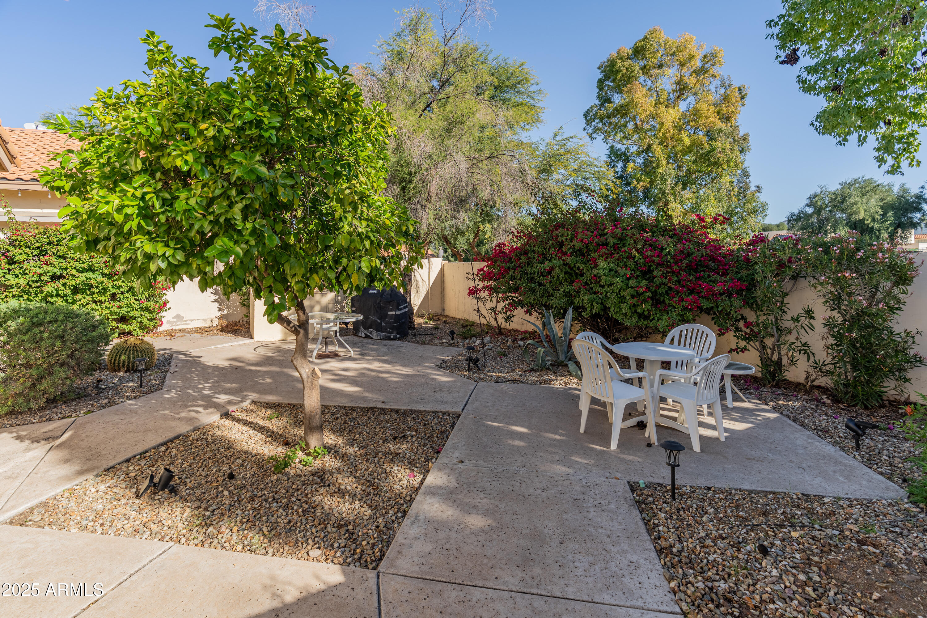 Scottsdale, Arizona 85260, United States, 2 Bedrooms Bedrooms, ,2 BathroomsBathrooms,Residential,Pending,254902