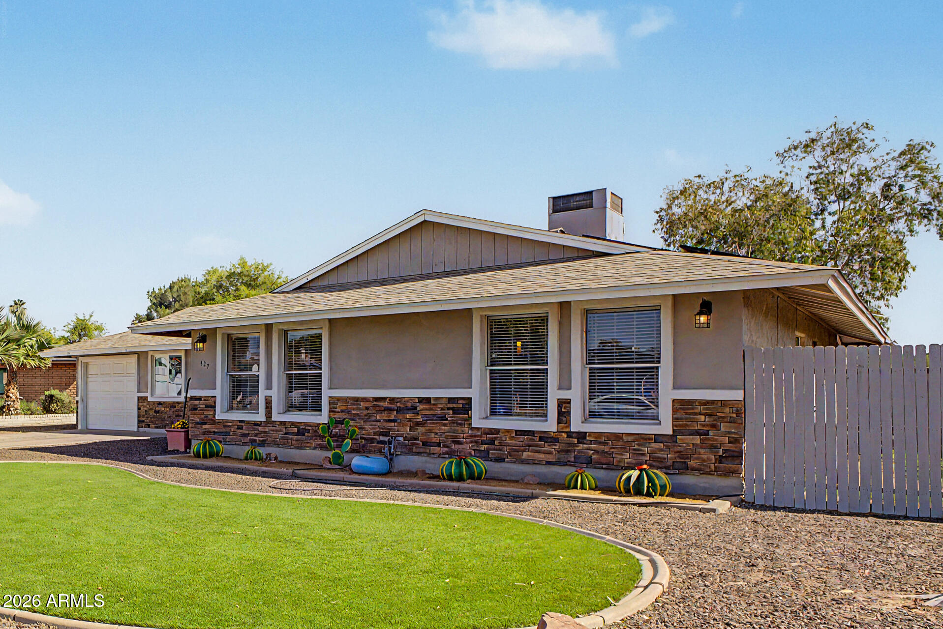 427 W SPUR Avenue