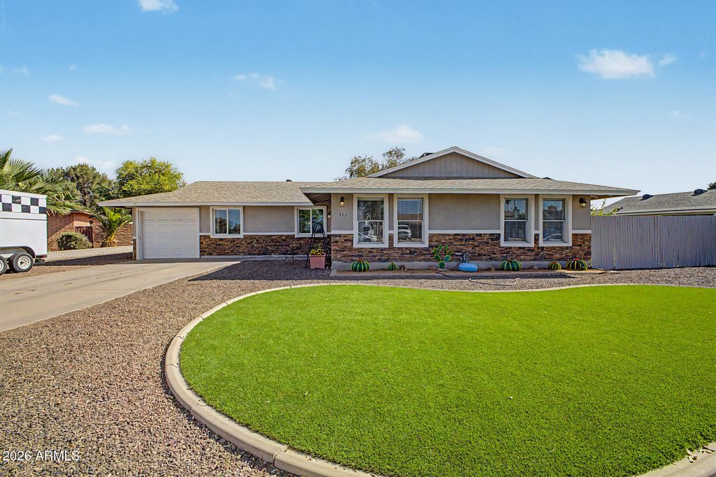 Photo of 427 W Spur Avenue, Gilbert, AZ 85233 (MLS # 7029414)