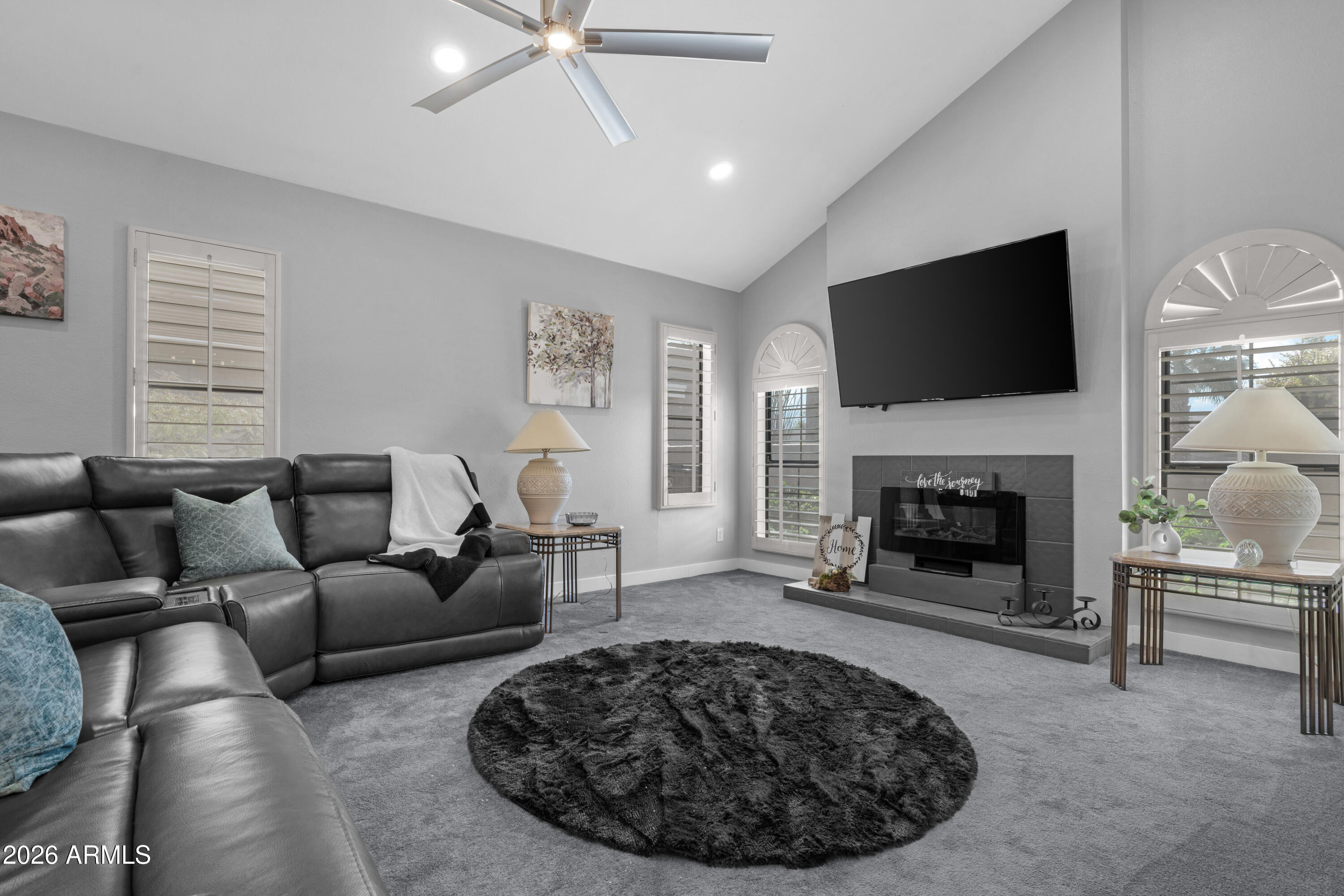 25821 S HOLLYGREEN Drive