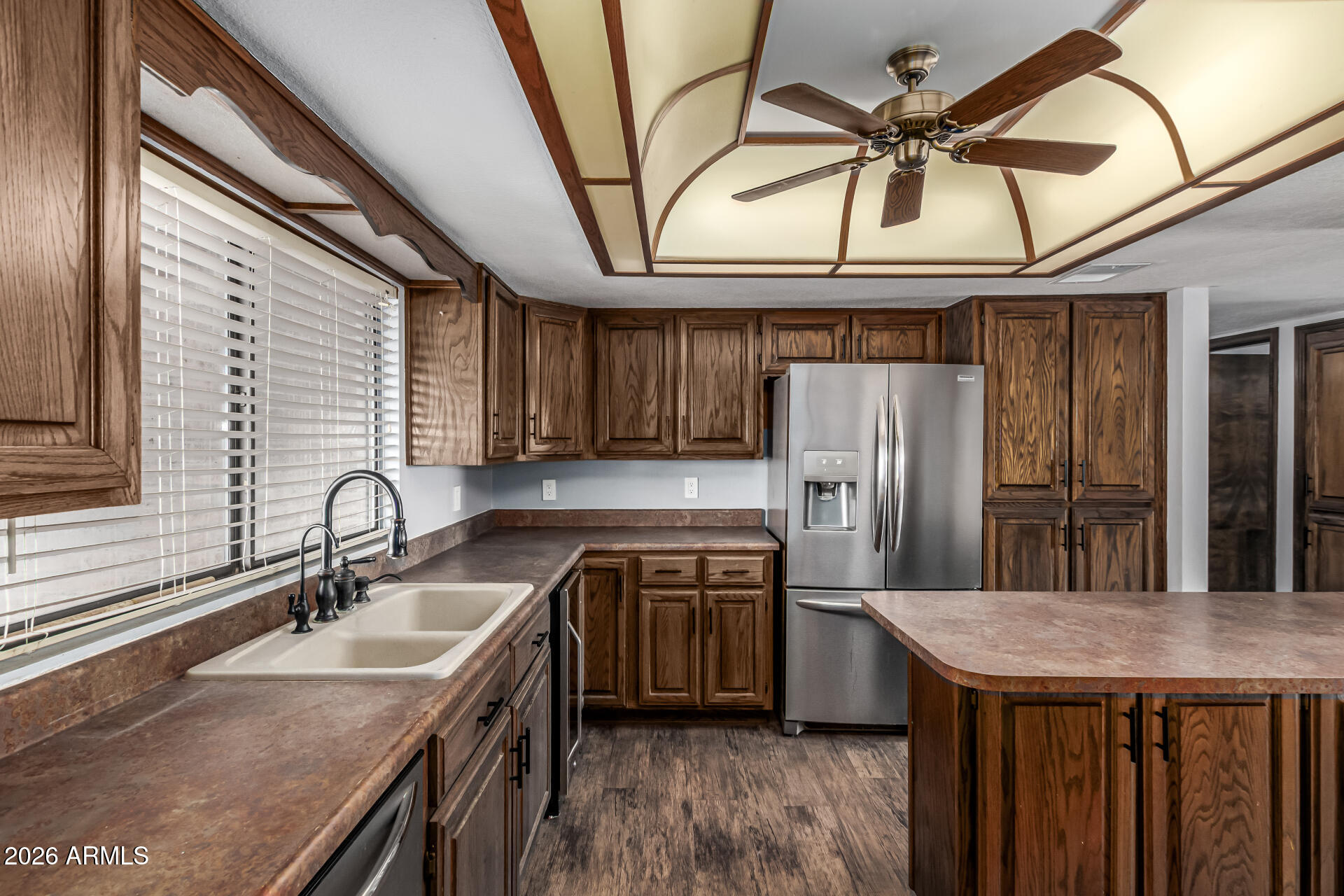 2435 E KENWOOD Circle