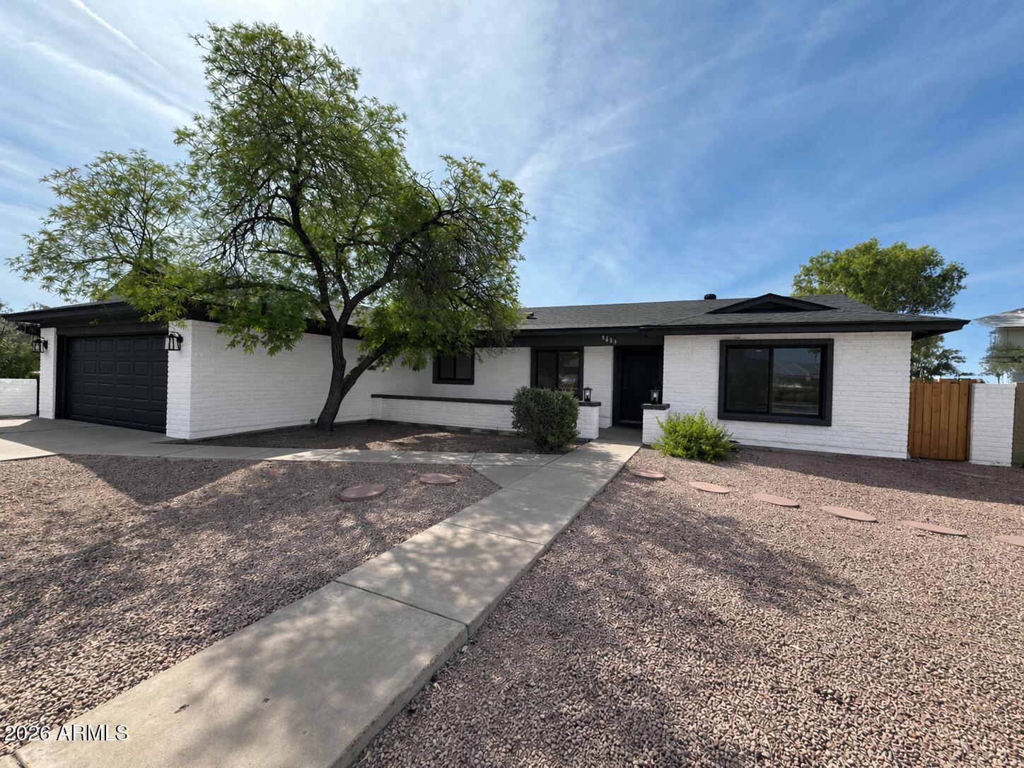 2435 E KENWOOD Circle