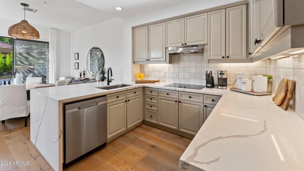 Photo of 8989 N Gainey Center Drive #101, Scottsdale, AZ 85258 (MLS # 6975282)