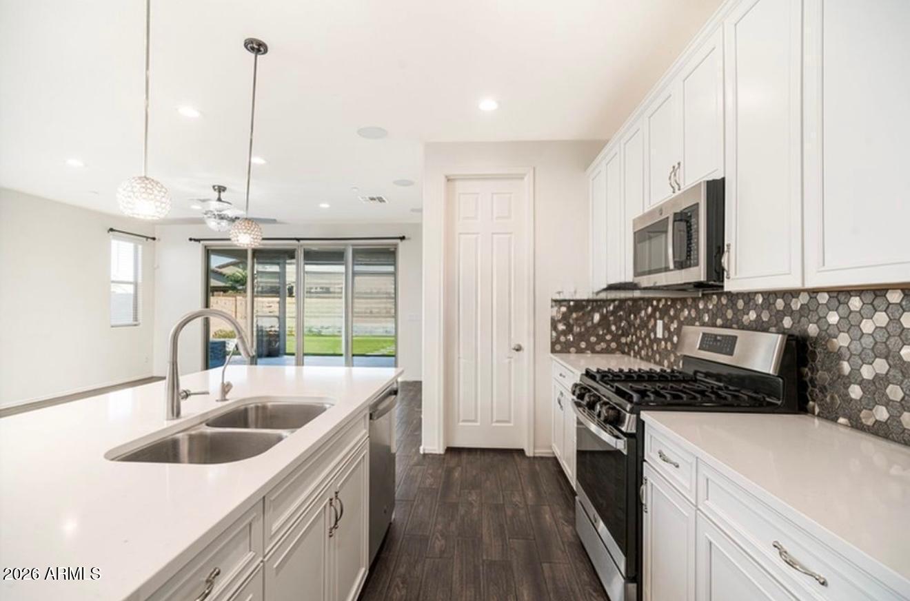 13231 W RED RANGE Way