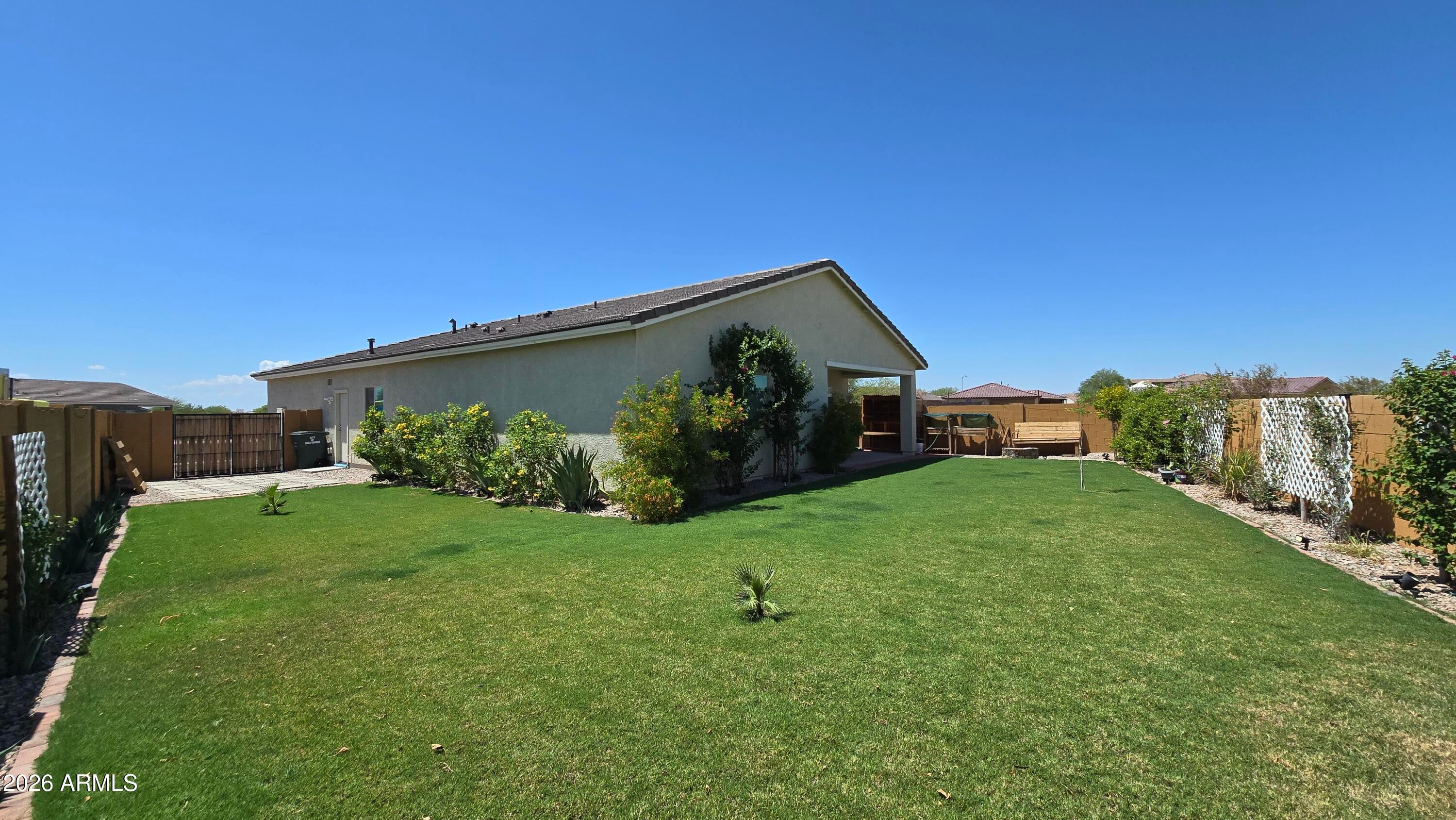 2590 N COOLIDGE Avenue