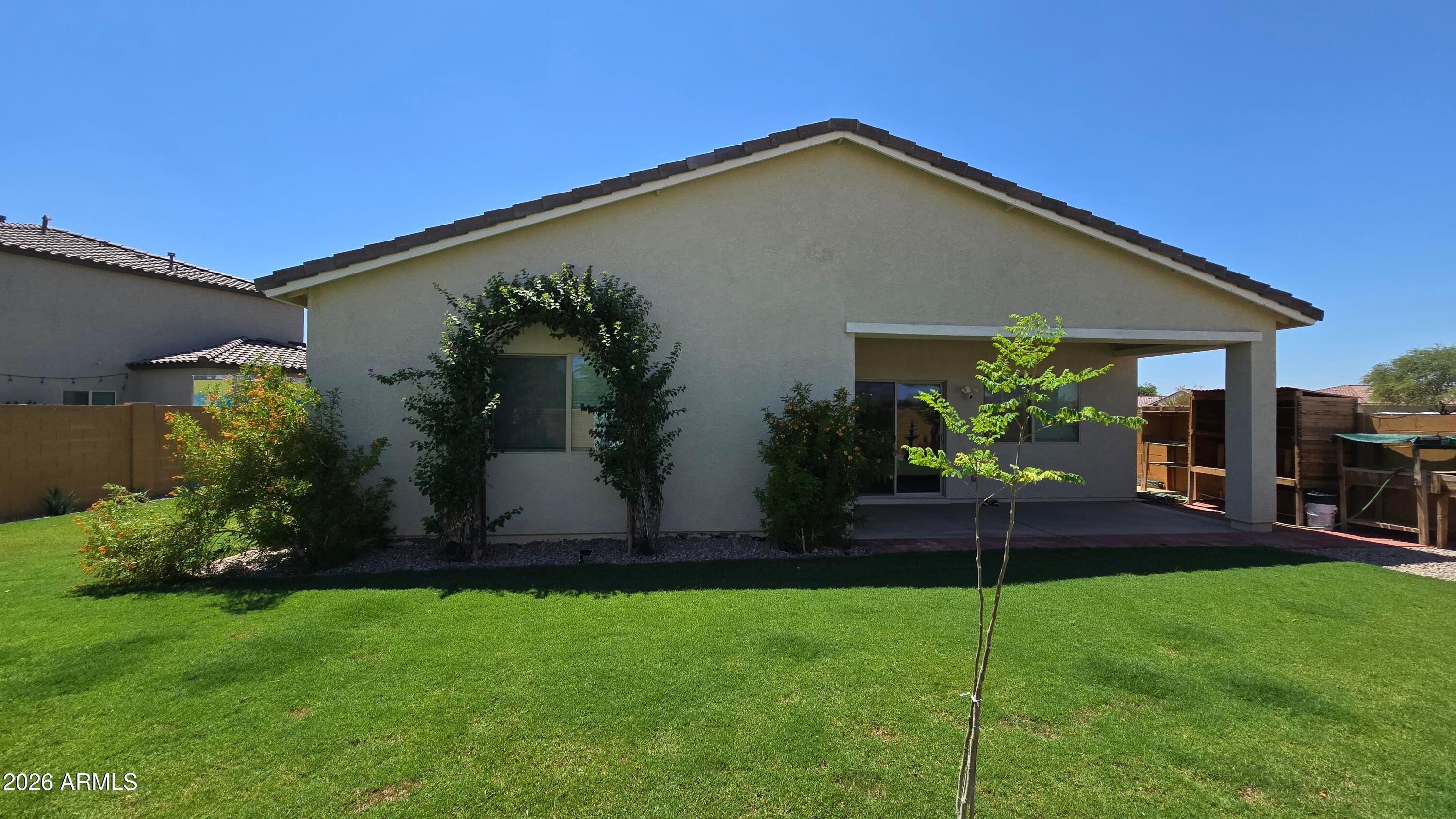 2590 N COOLIDGE Avenue