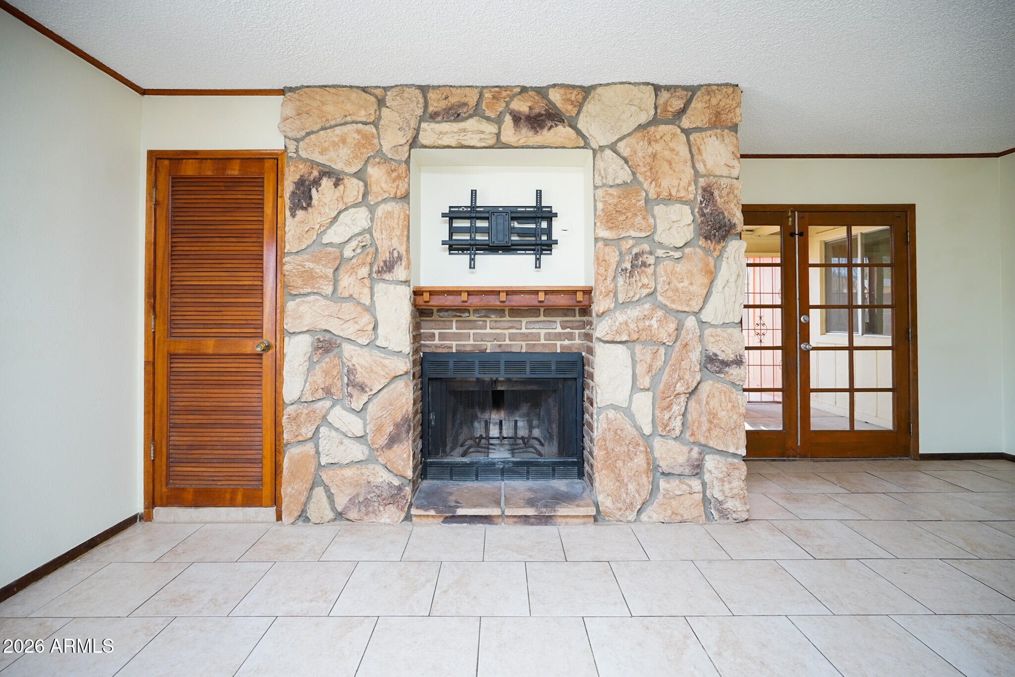 440 S Canyon Drive