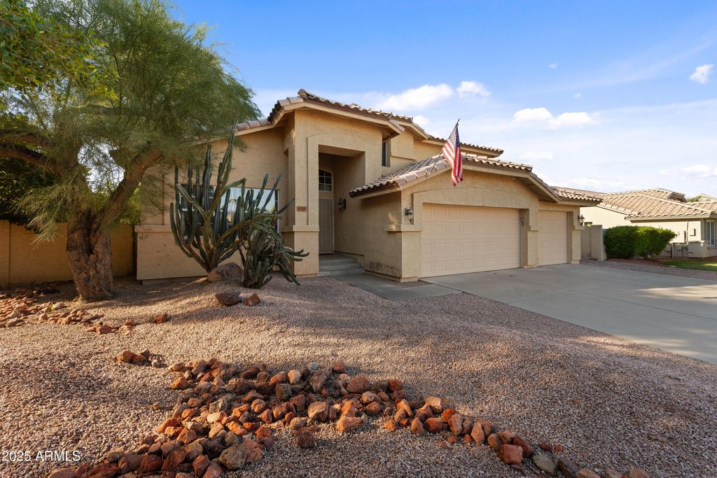 Photo of 4337 E Desert Lane, Gilbert, AZ 85234 (MLS # 6934083)