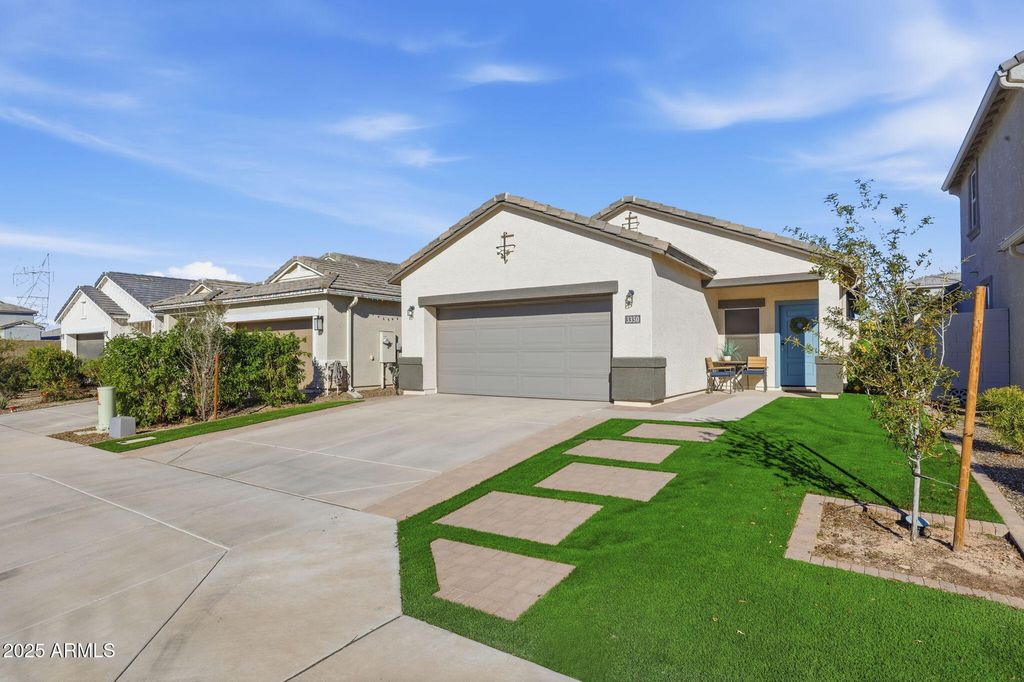 Photo of 3350 W Spaulding Avenue, Apache Junction, AZ 85120 (MLS # 6949047)