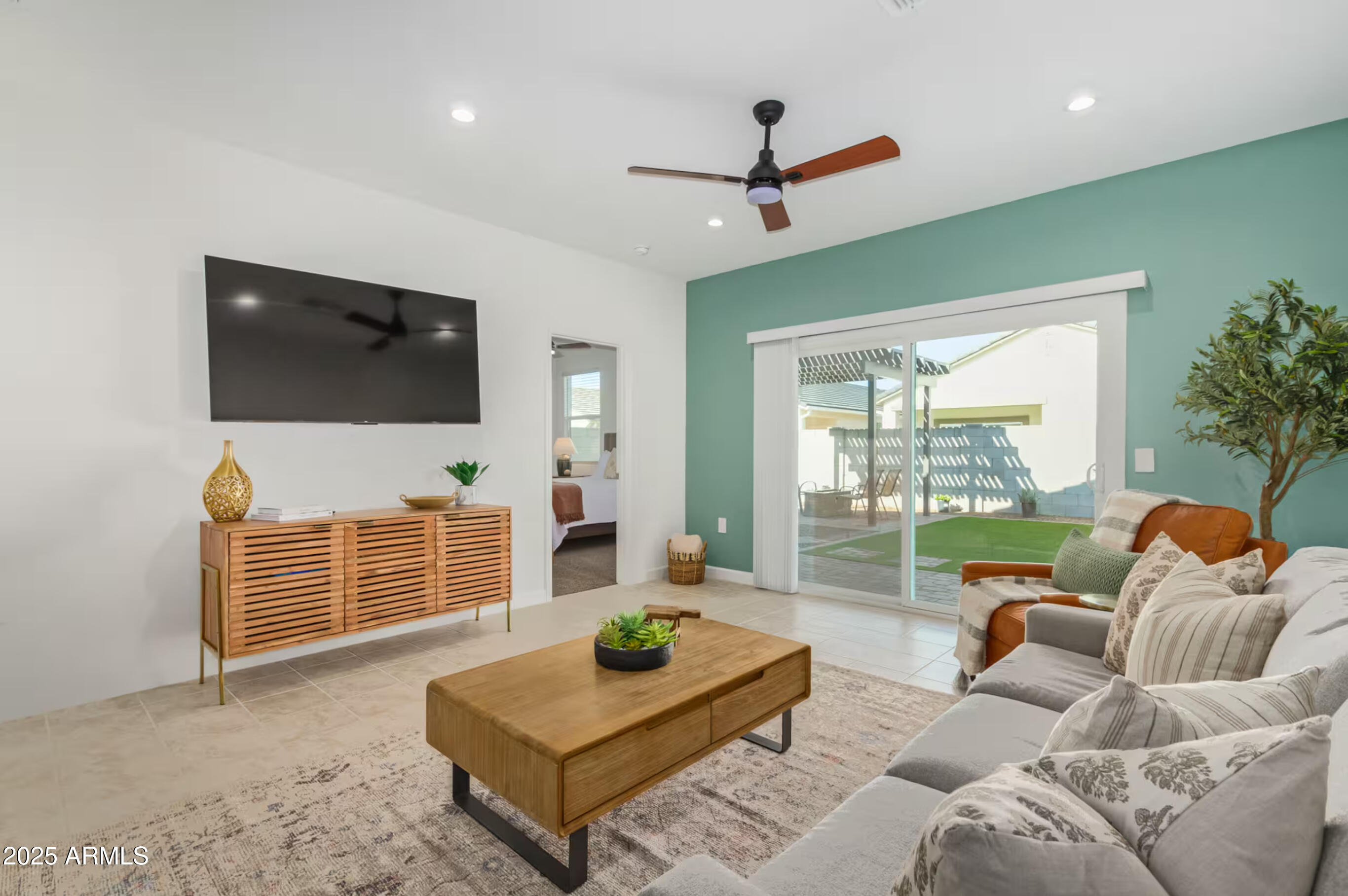 3350 W SPAULDING Avenue