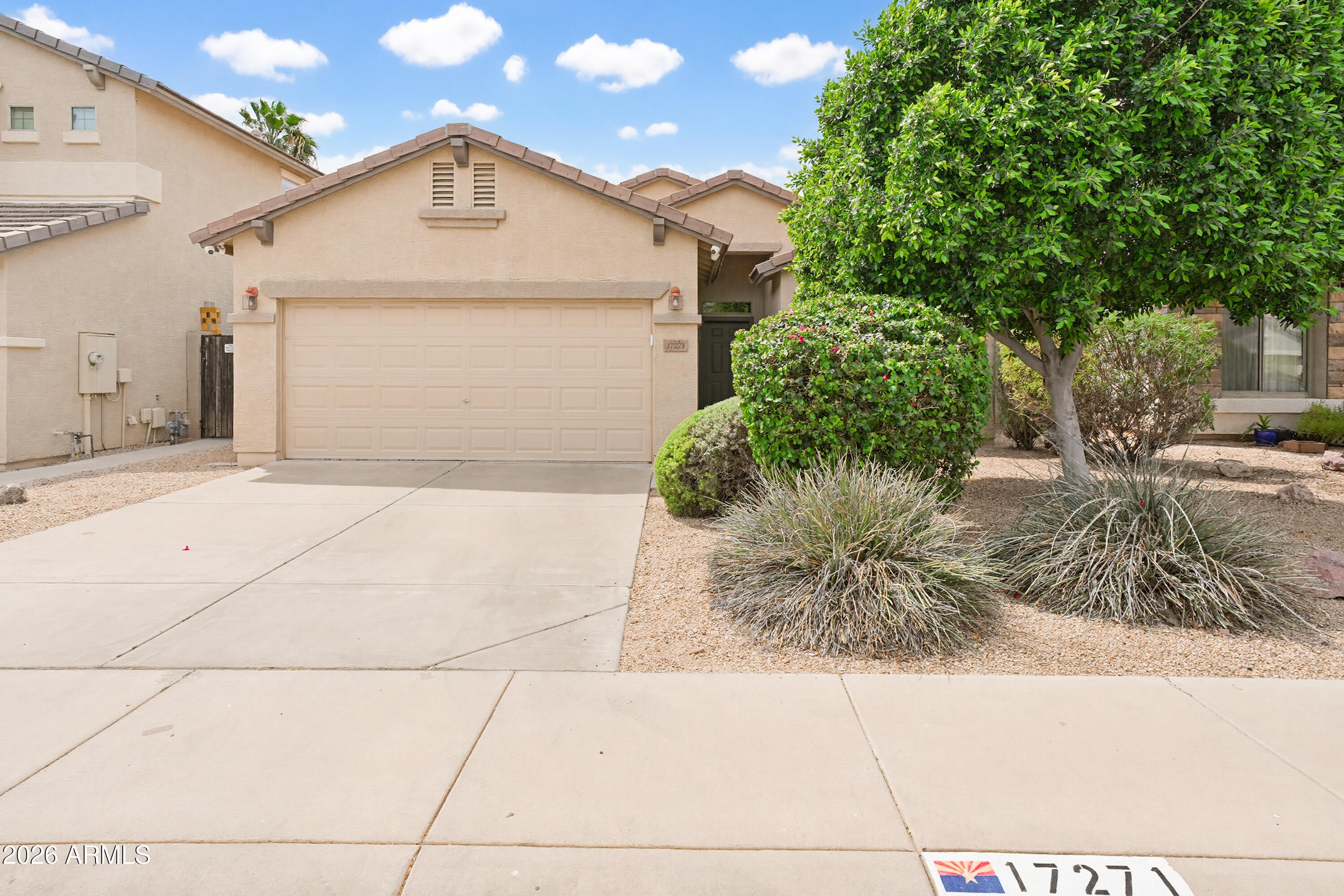 17271 W SMOKEY Drive