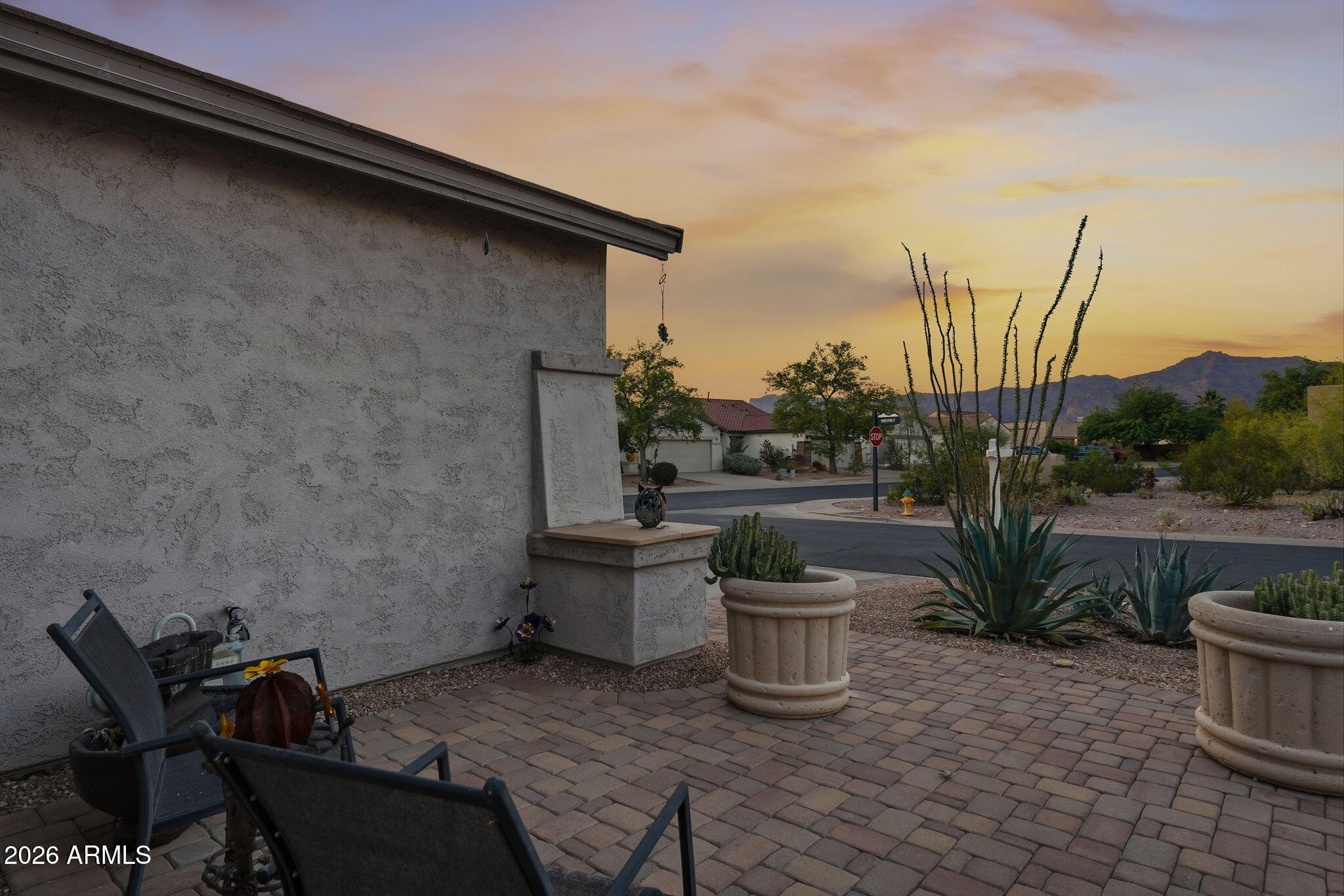 10691 E SURVEYOR Court
