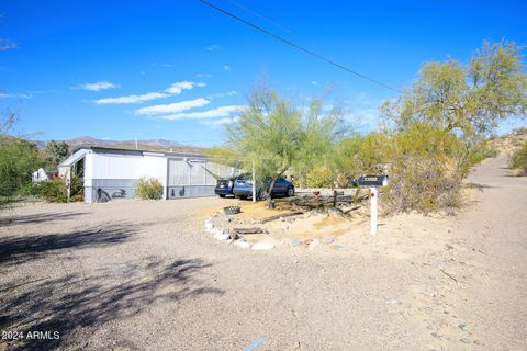 A home in Black Canyon City