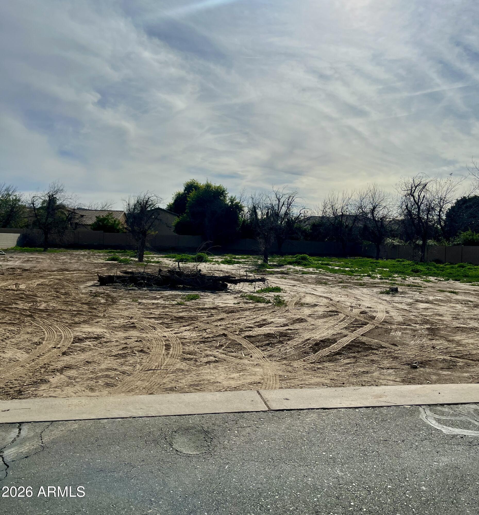 20241 E VIA DE ARBOLES -- 131