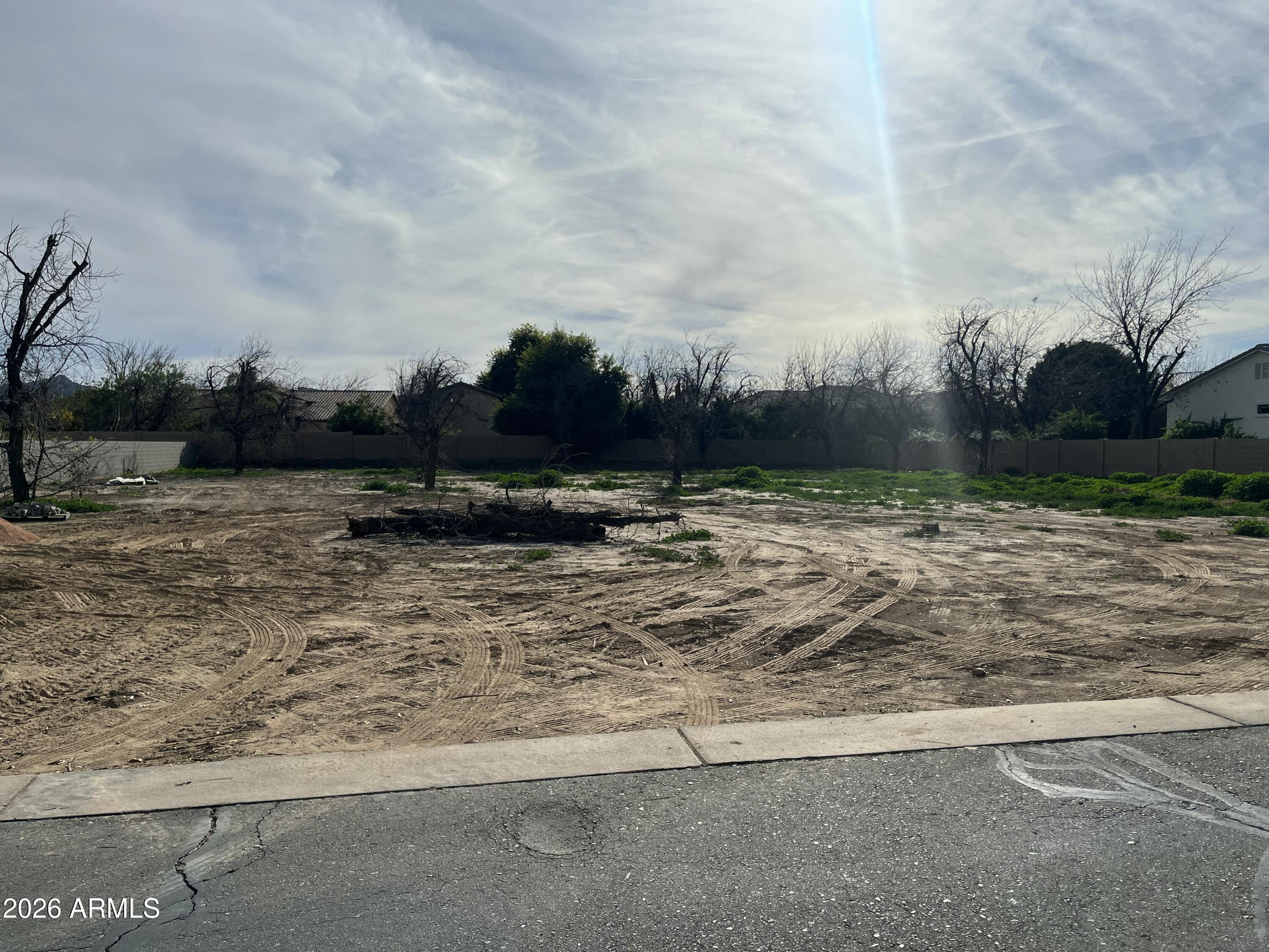 20241 E VIA DE ARBOLES -- 131