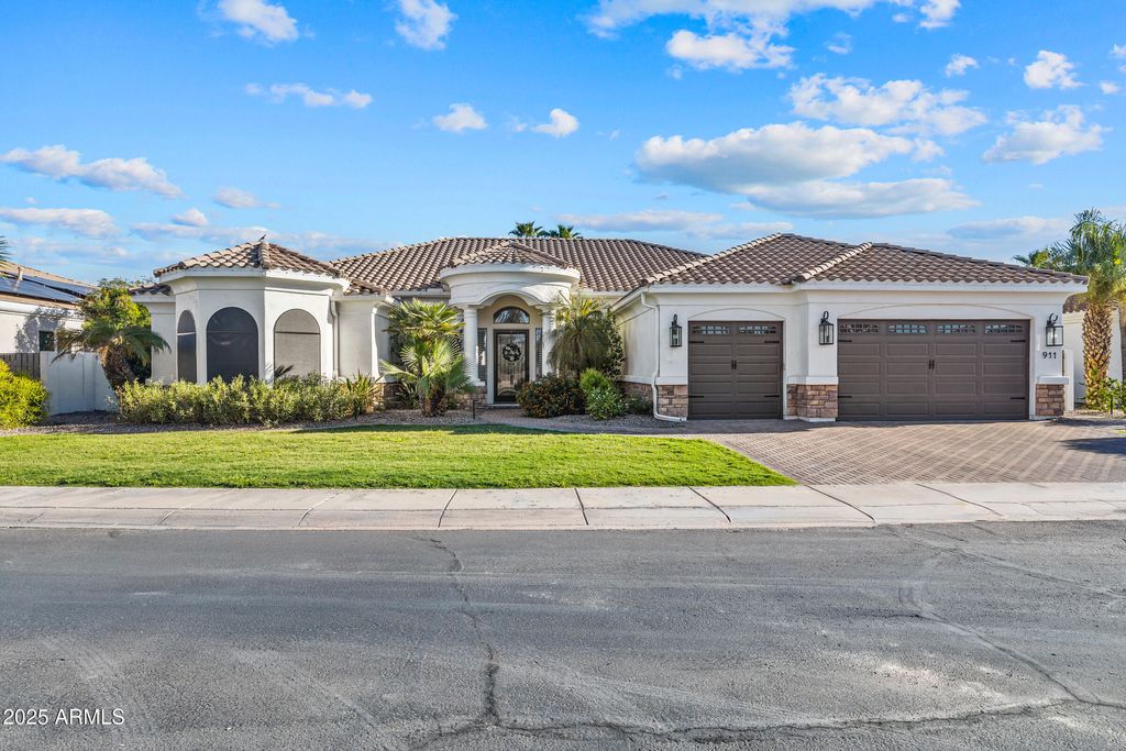 Photo of 911 E Kaibab Place, Chandler, AZ 85249 (MLS # 6921139)