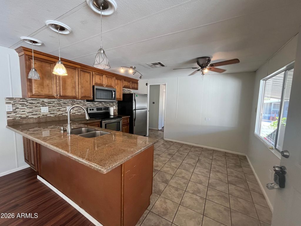 Photo of 10960 N 67th Avenue #33, Glendale, AZ 85304 (MLS # 7003273)