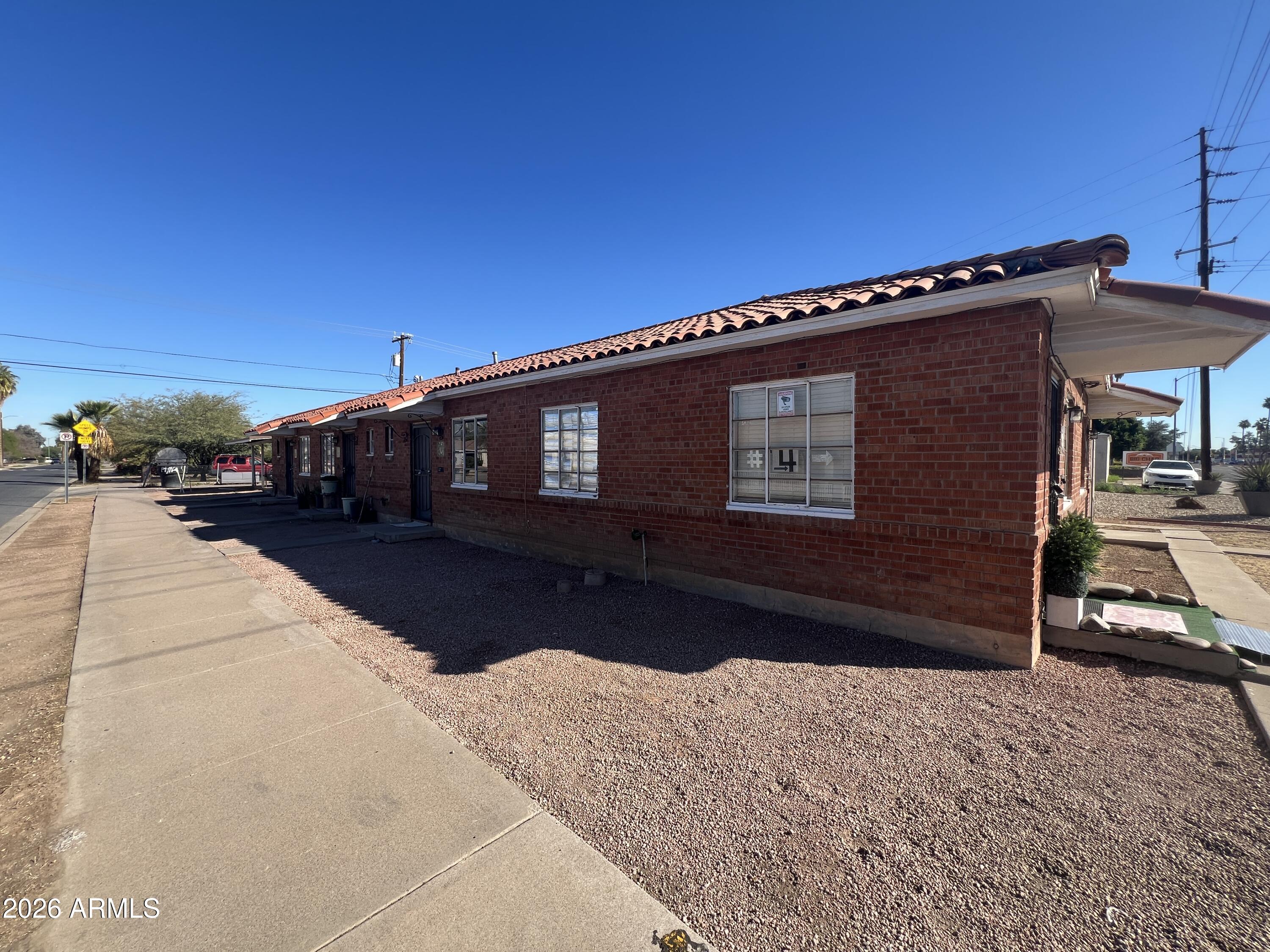 1626 W MCDOWELL Road 1