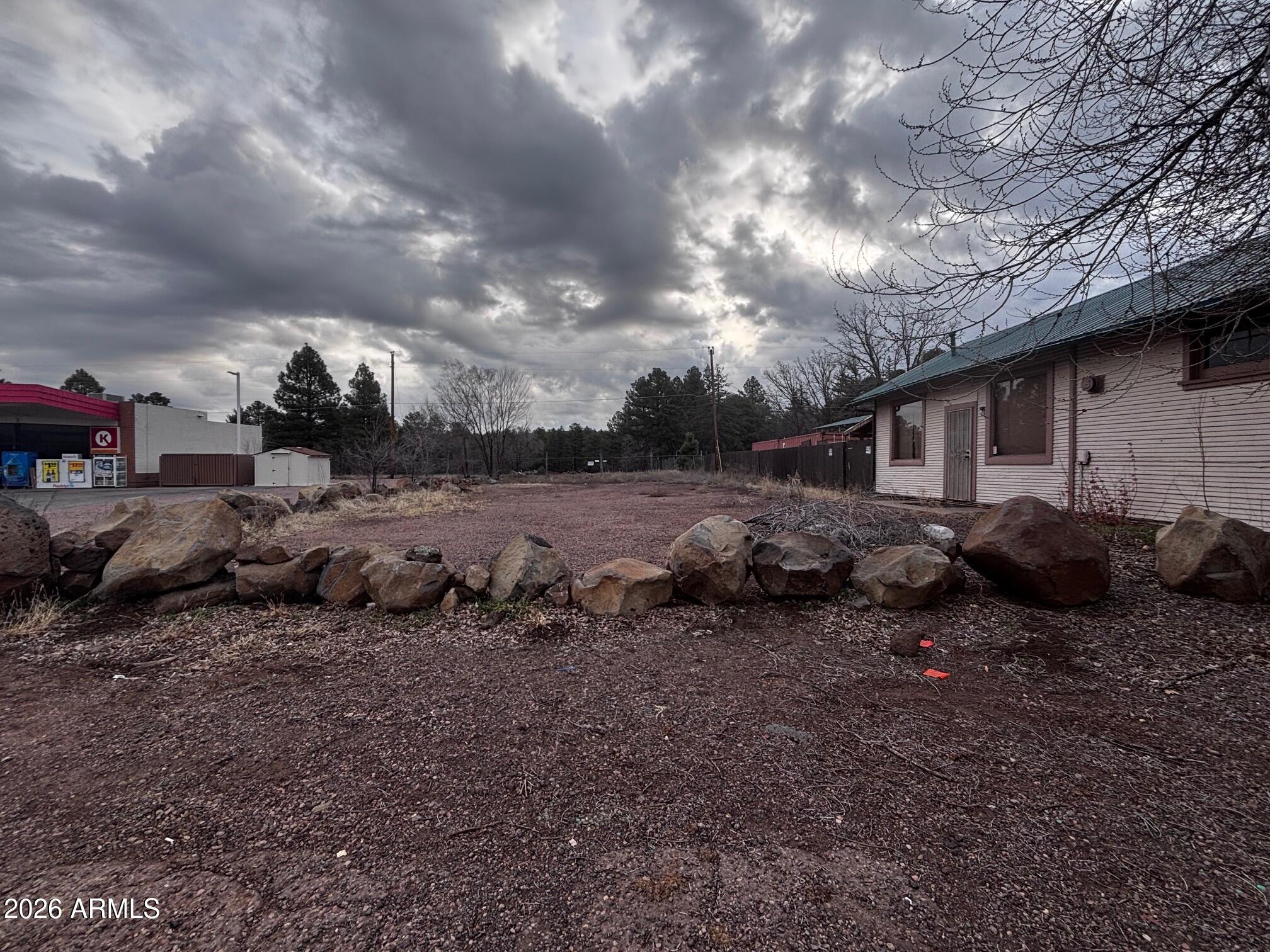 21230027B W White Mountain Blvd -- 67B