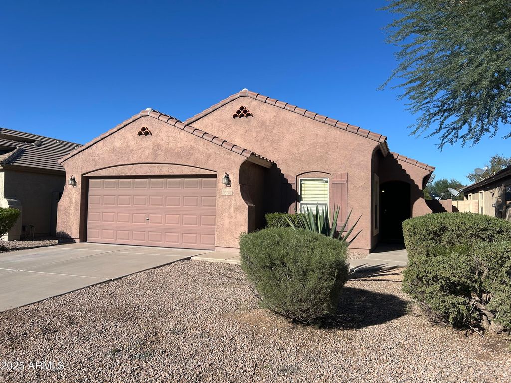 Photo of 43314 W Blazen Trail, Maricopa, AZ 85138 (MLS # 6932022)