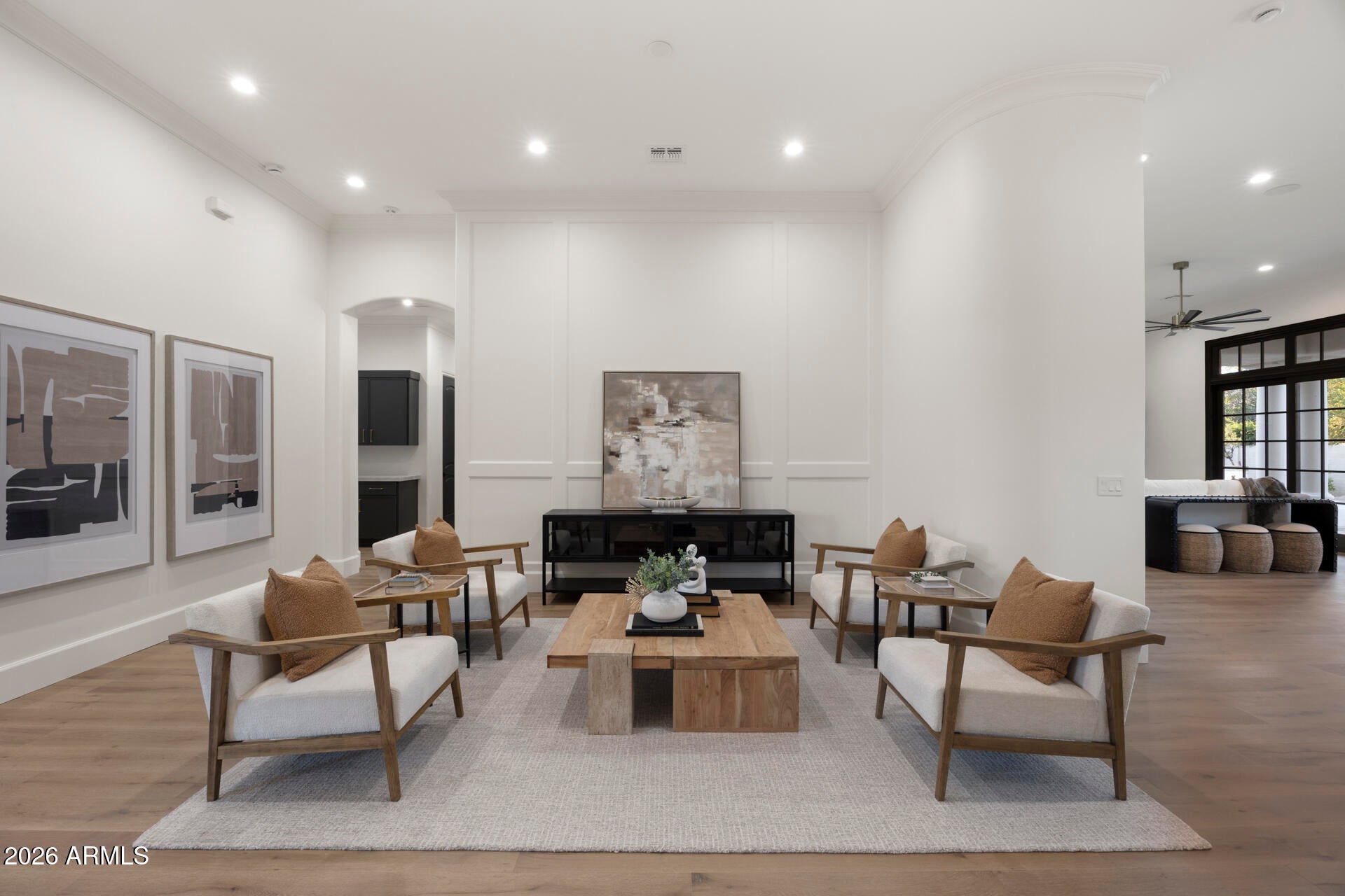 2758 E LOCUST Drive